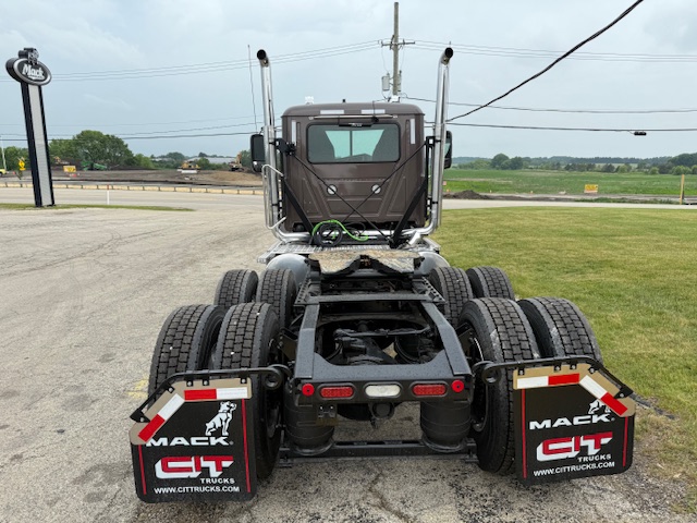 2026 MACK PINNACLE - image 3 of 6