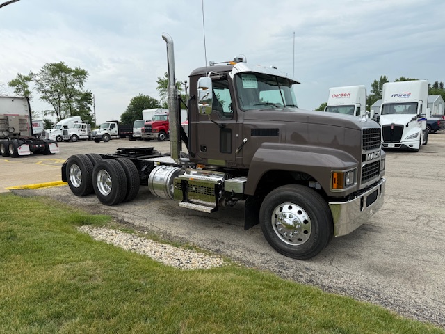 2026 MACK PINNACLE - image 3 of 6