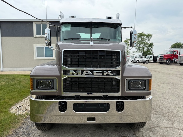 2026 MACK PINNACLE - image 2 of 6