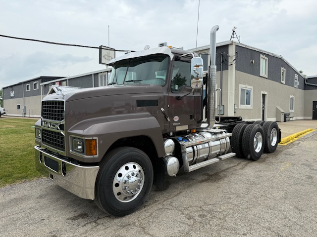 2026 MACK PINNACLE - image 1 of 6