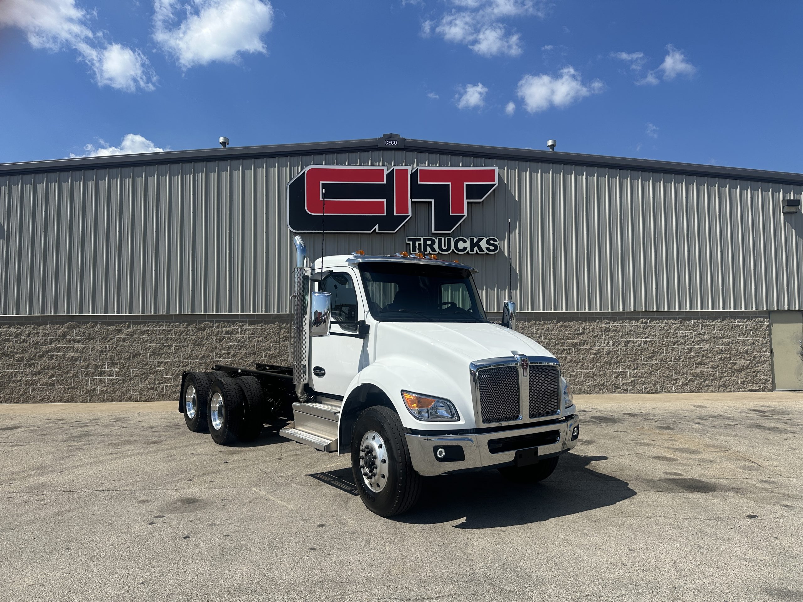 22026 KENWORTH T480 - image 3 of 6