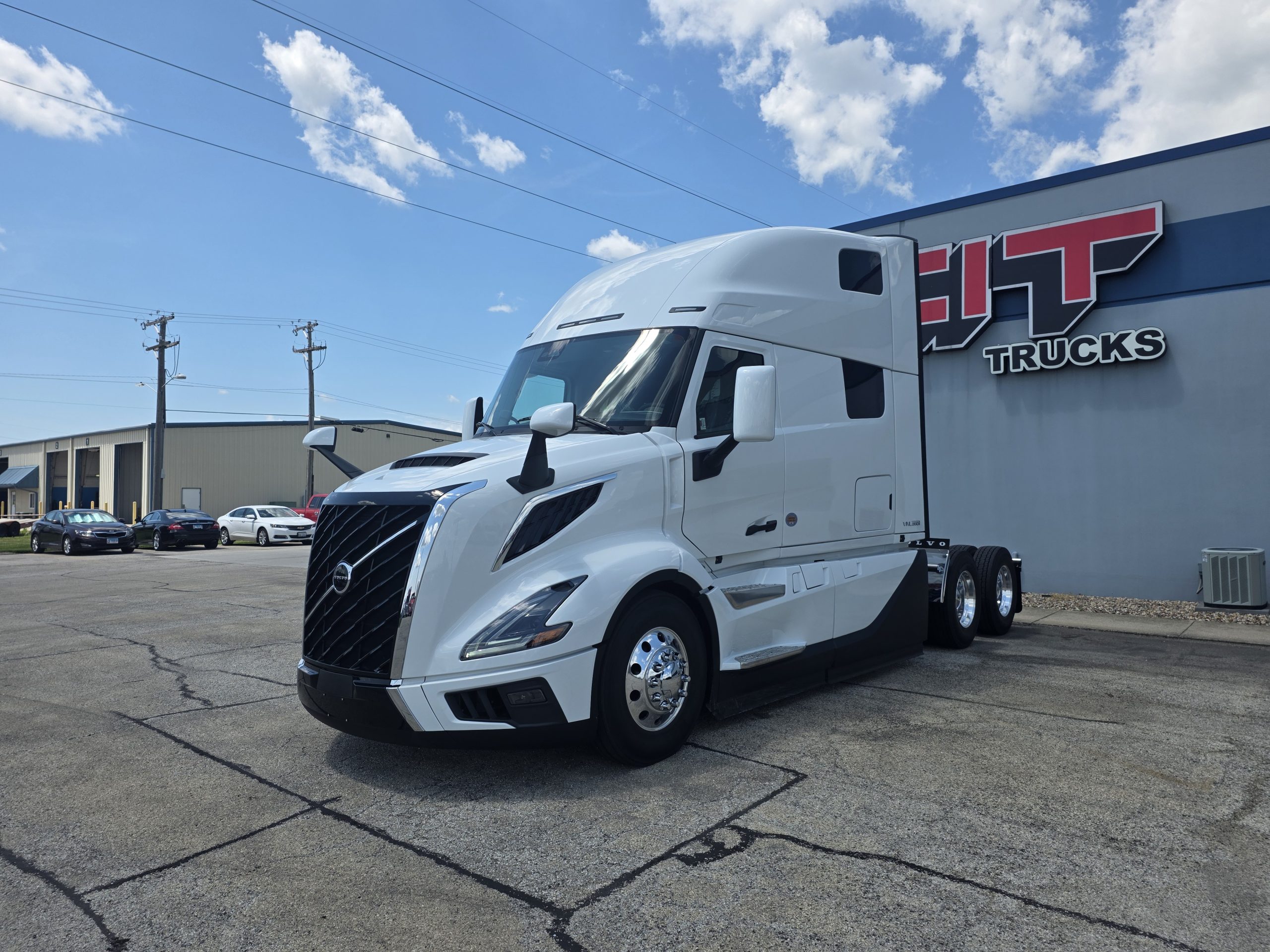2026 VOLVO VNL860 - image 1 of 6