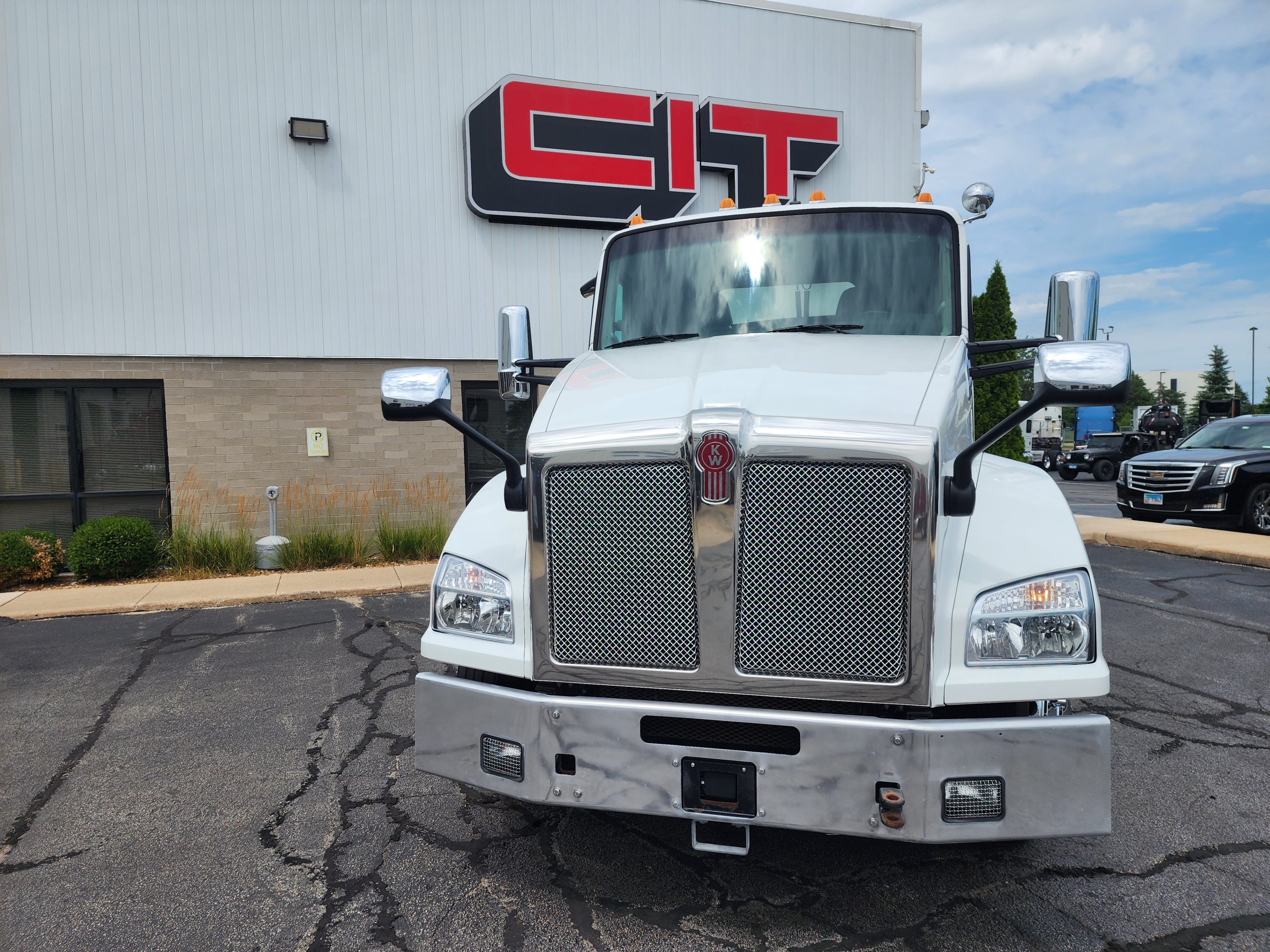 2022 KENWORTH T880 - image 2 of 6
