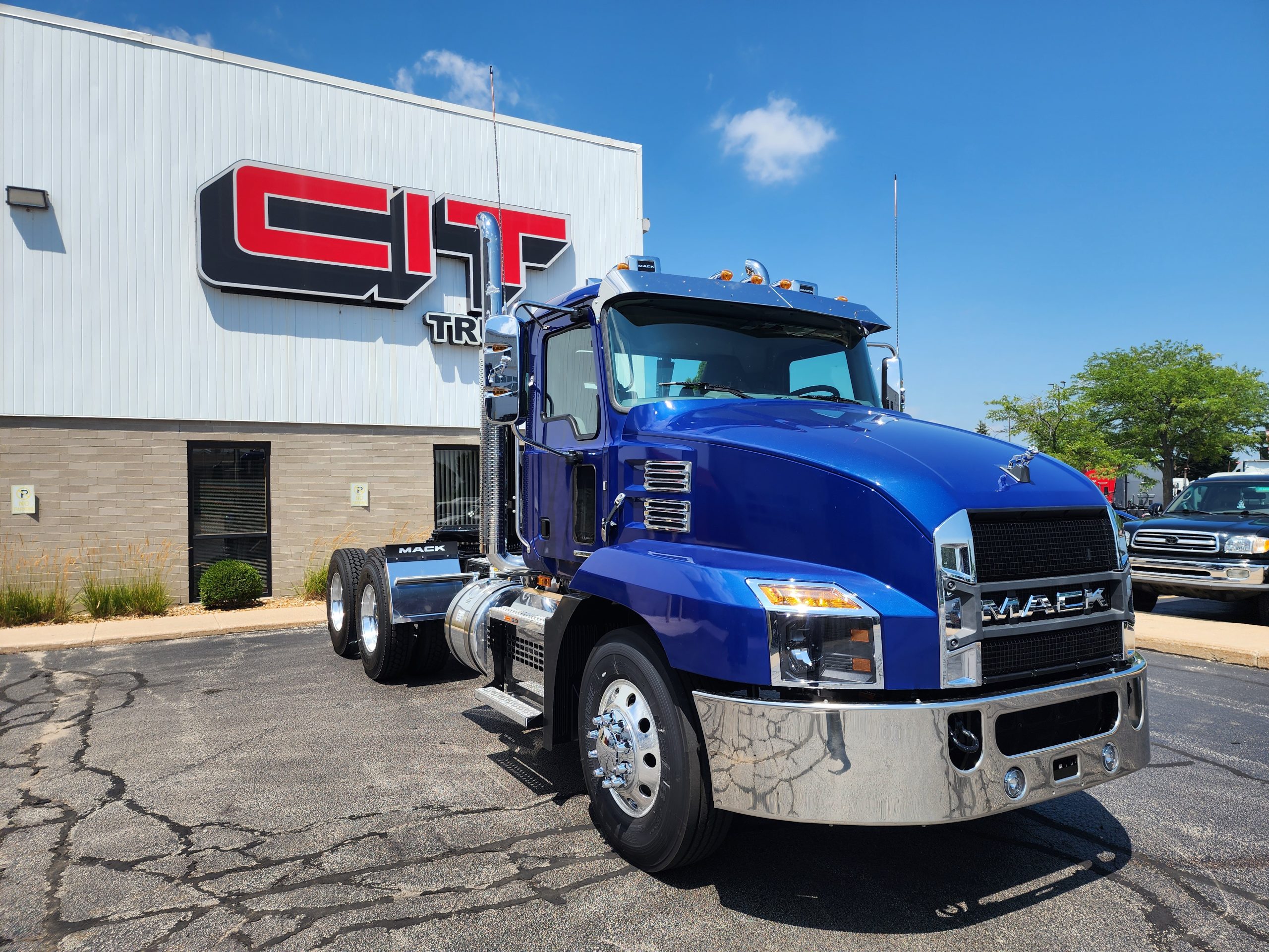 2026 MACK ANTHEM - image 3 of 6