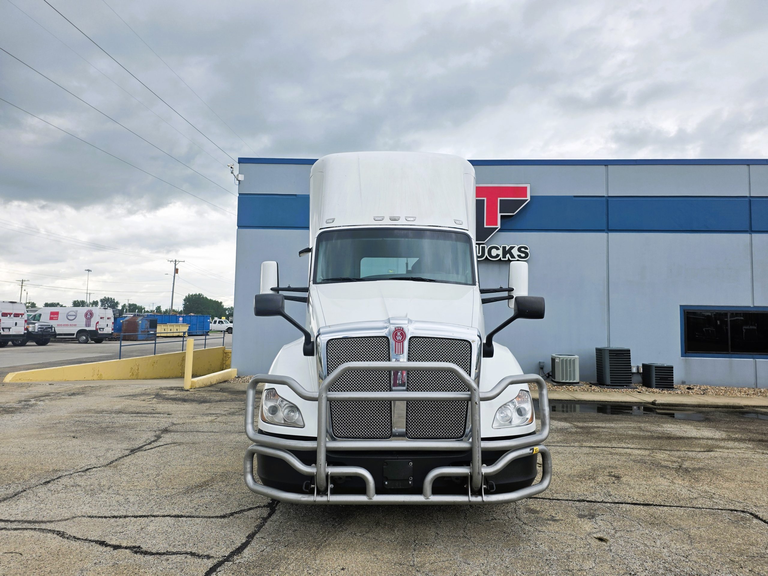 2019 KENWORTH T680 - image 2 of 6