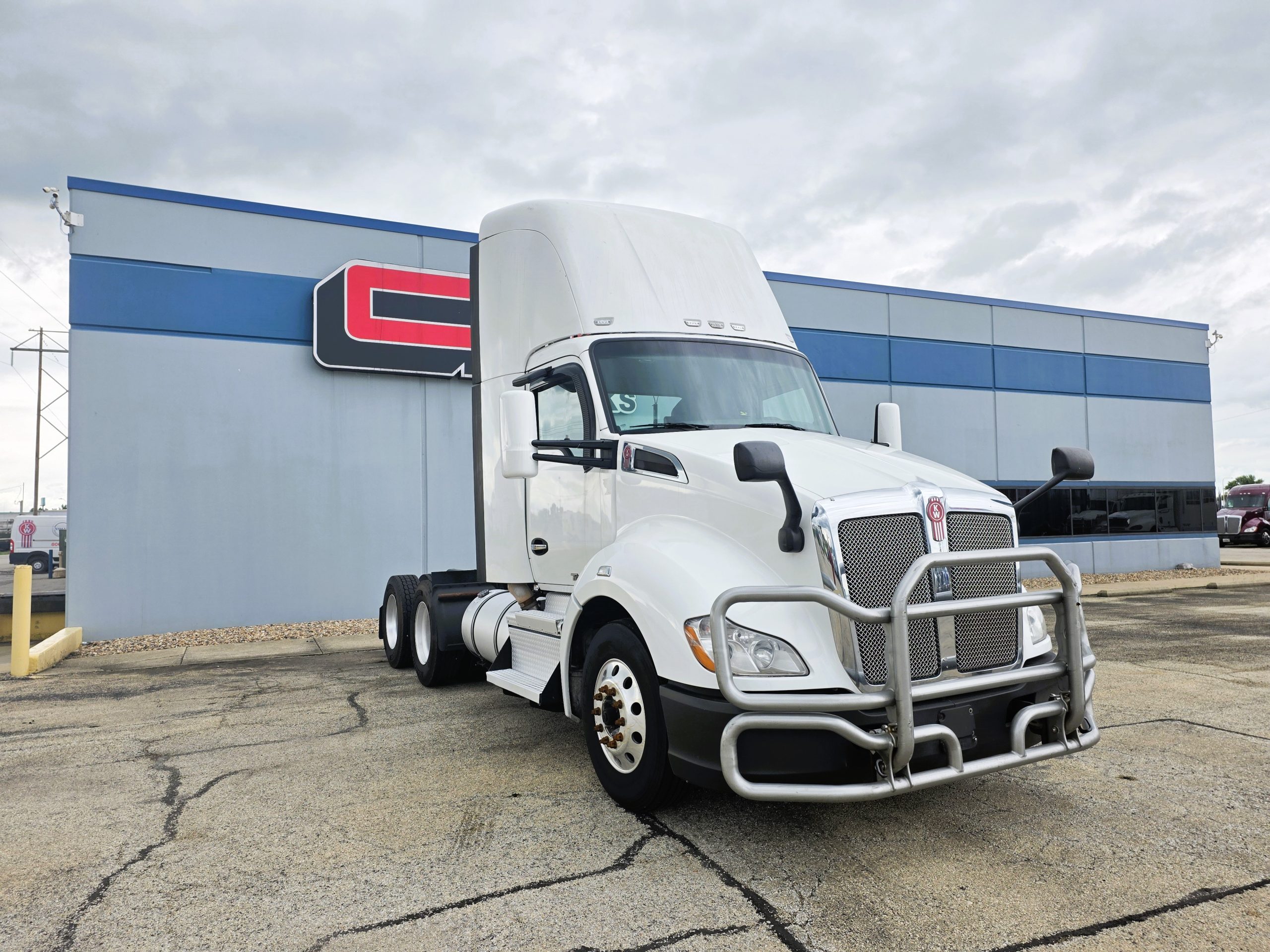 2019 KENWORTH T680 - image 3 of 6