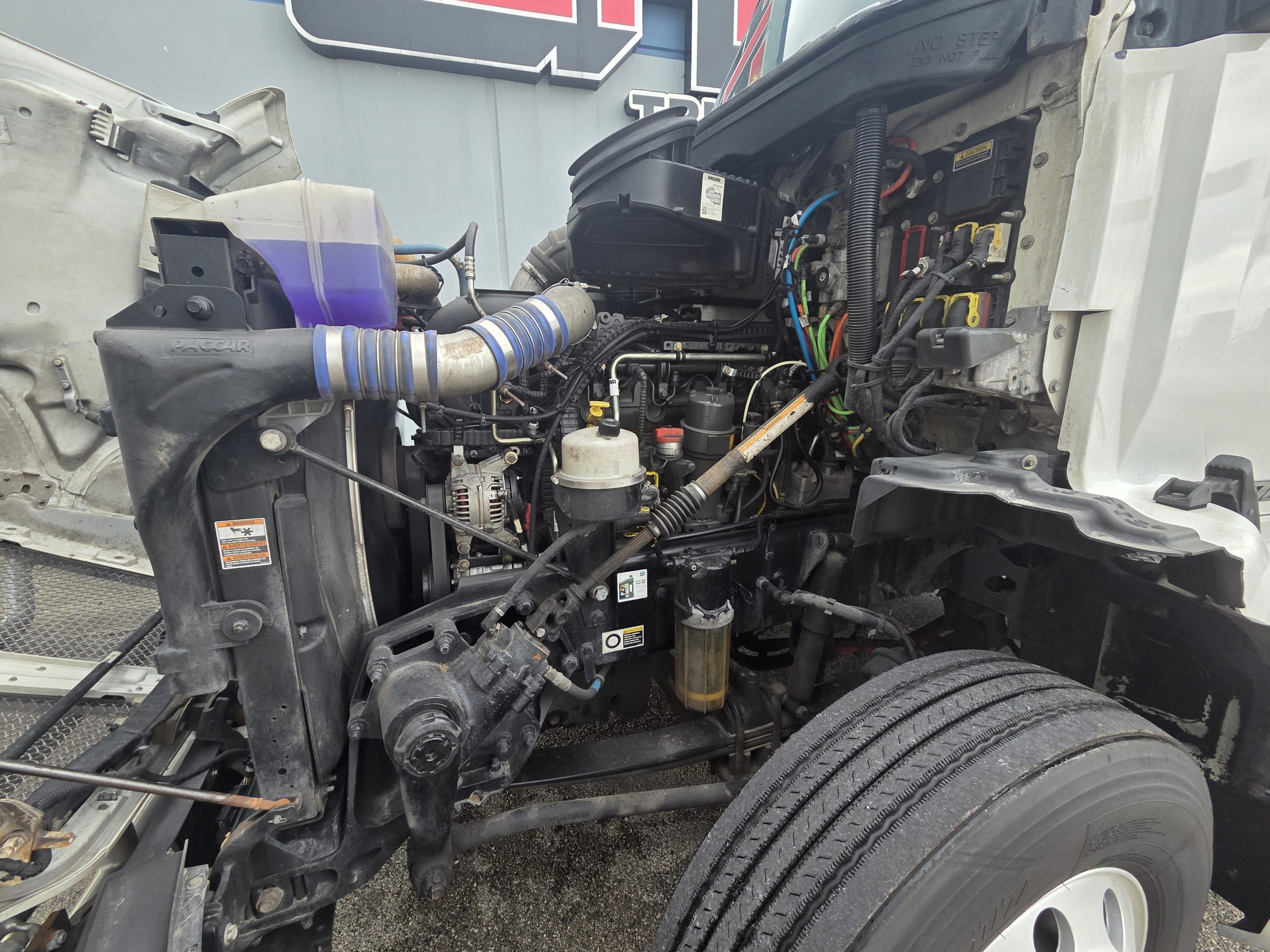 2019 KENWORTH T680 - image 3 of 6