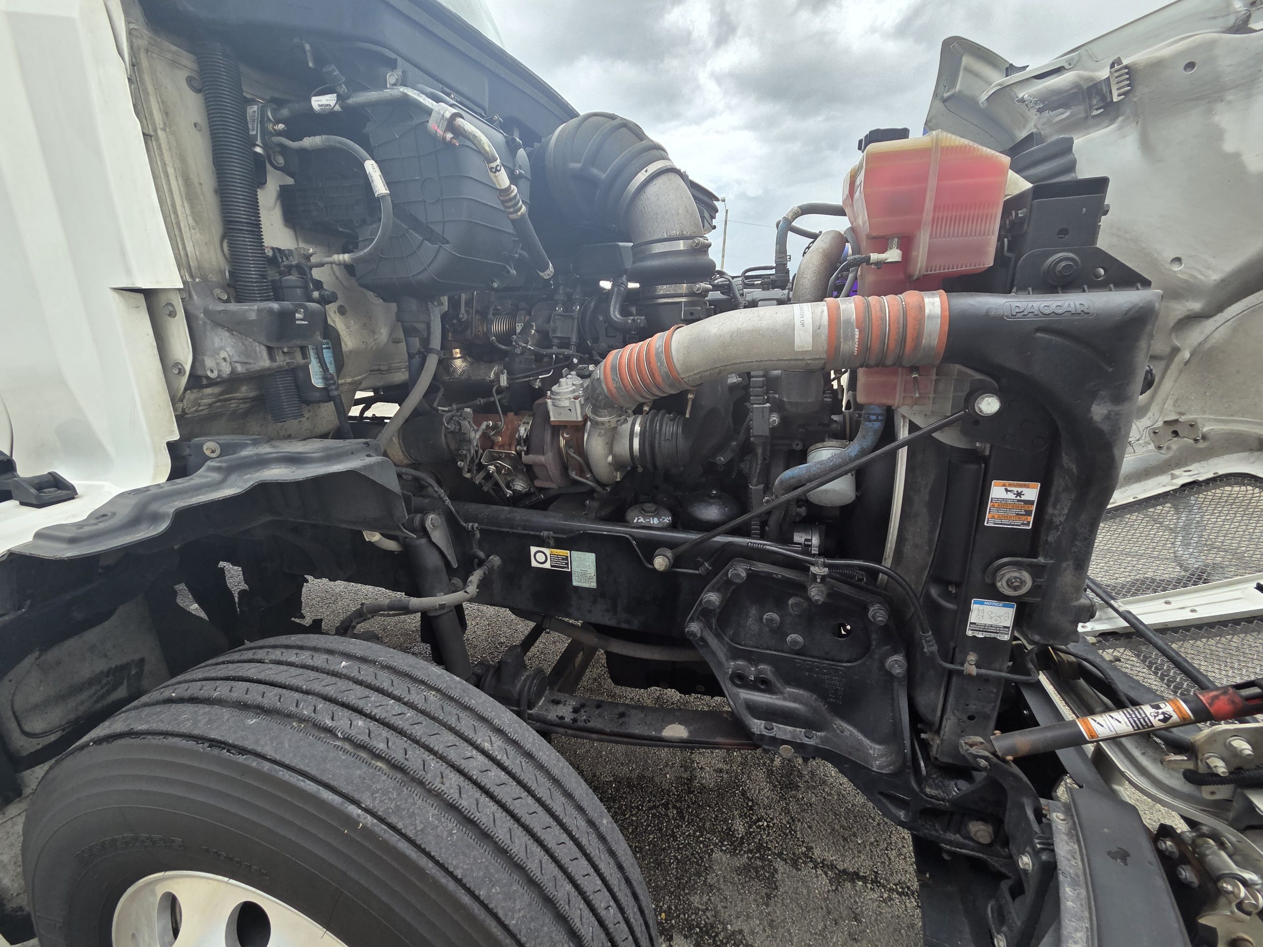 2019 KENWORTH T680 - image 4 of 6