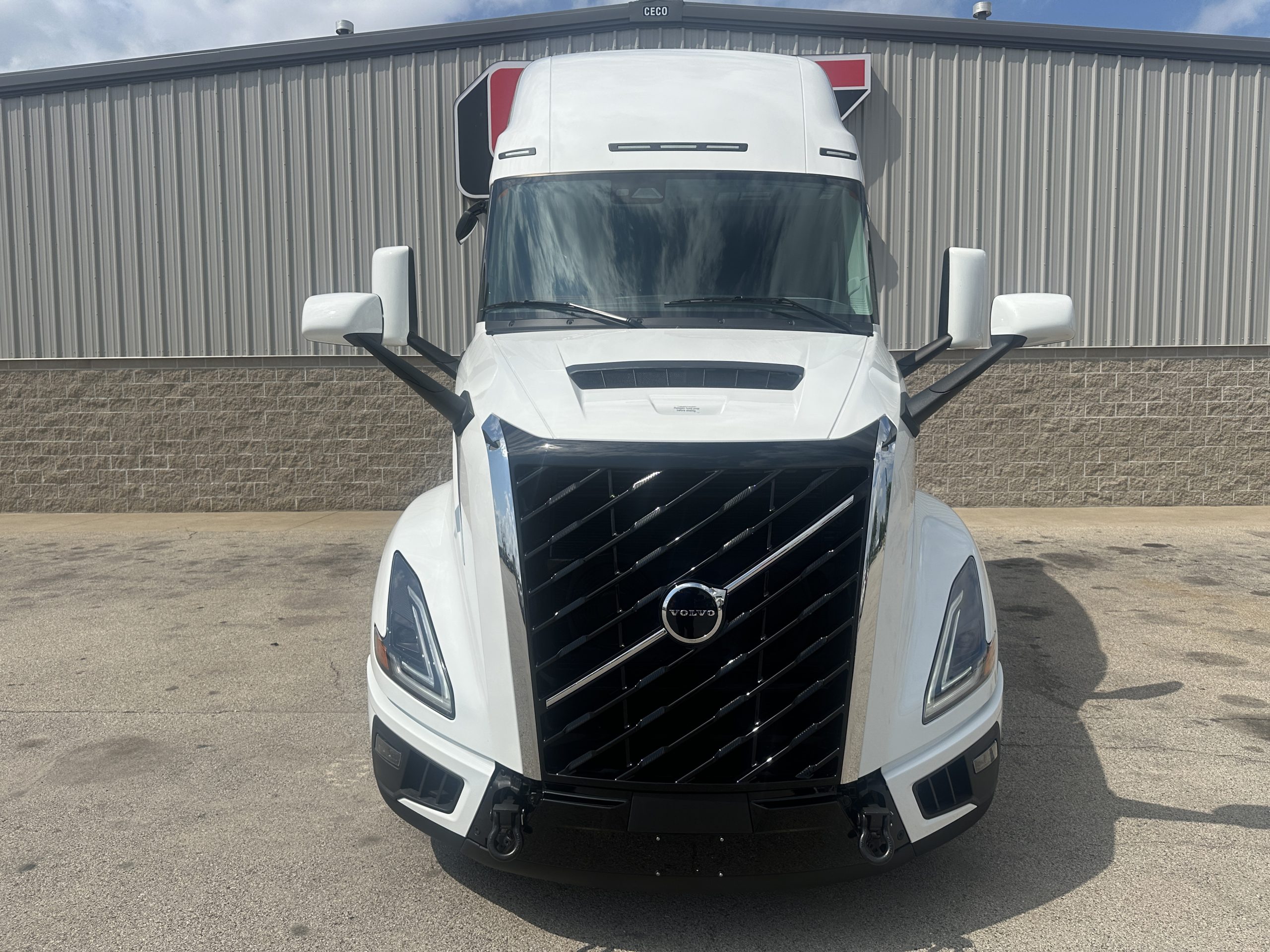 2026 VOLVO VNL860 - image 5 of 6