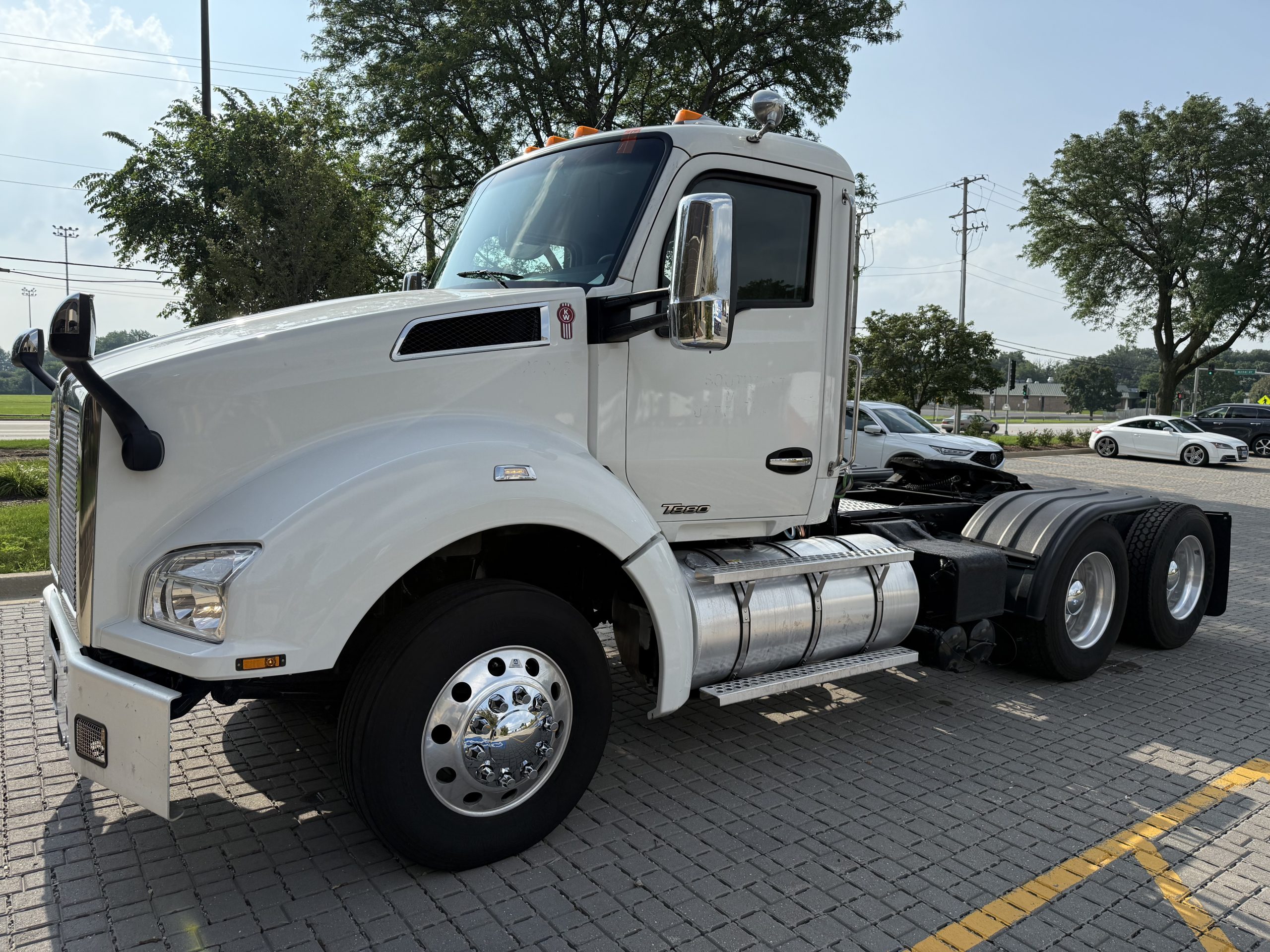 2022 KENWORTH T880 - image 1 of 6