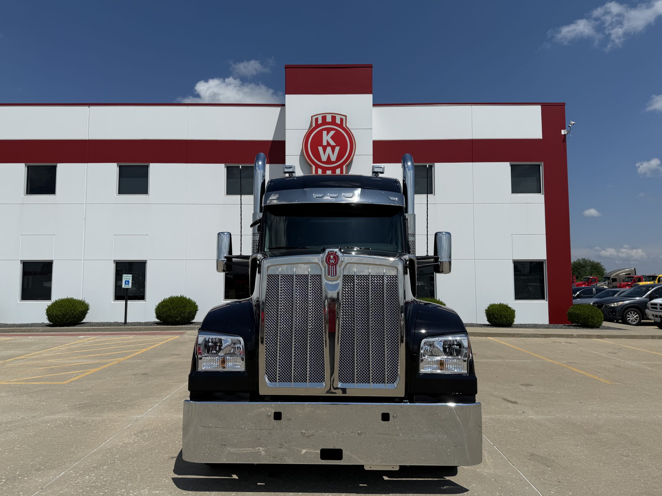 2026 KENWORTH W990 - image 2 of 6