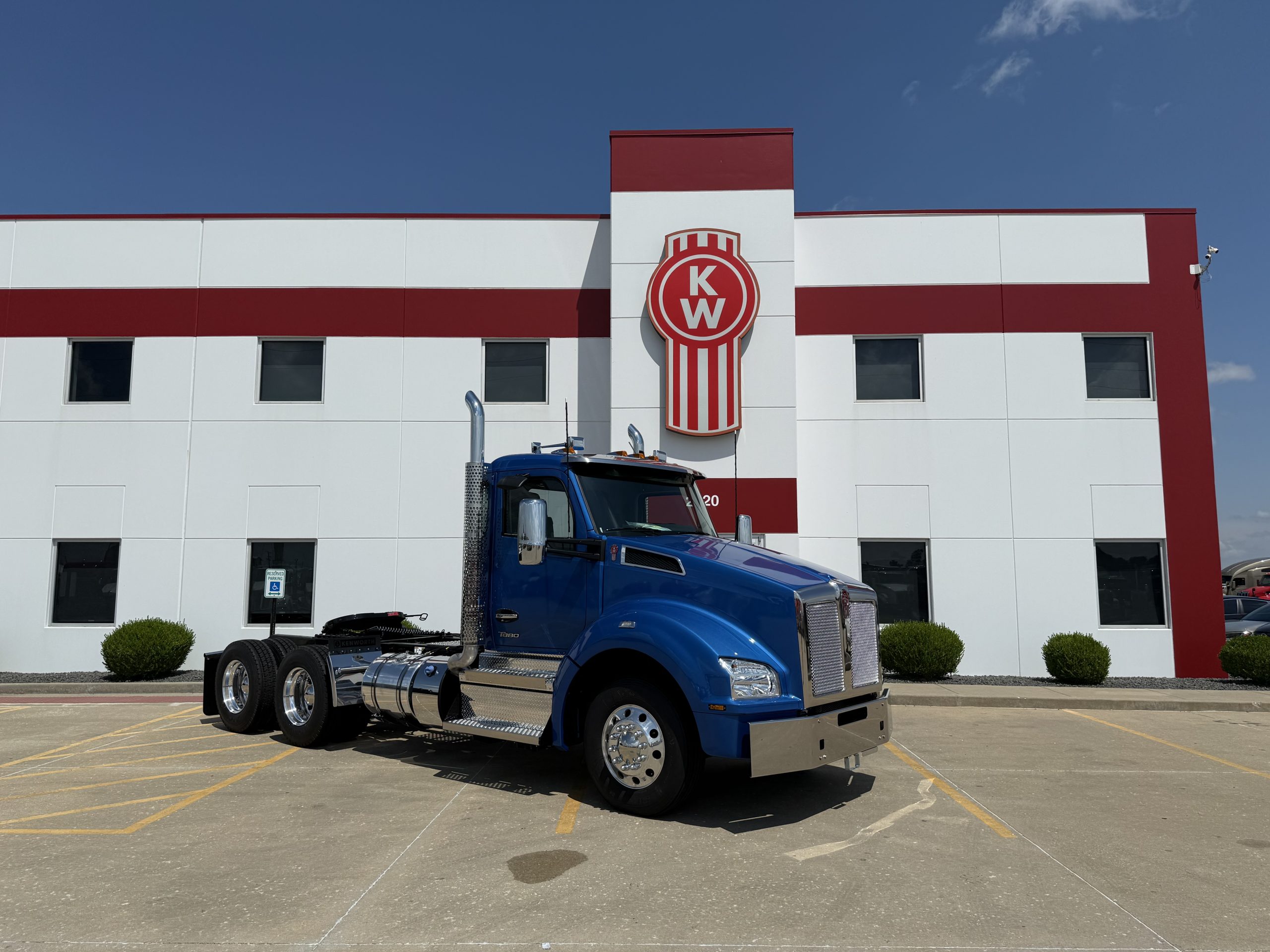 2026 KENWORTH T880 - image 3 of 6