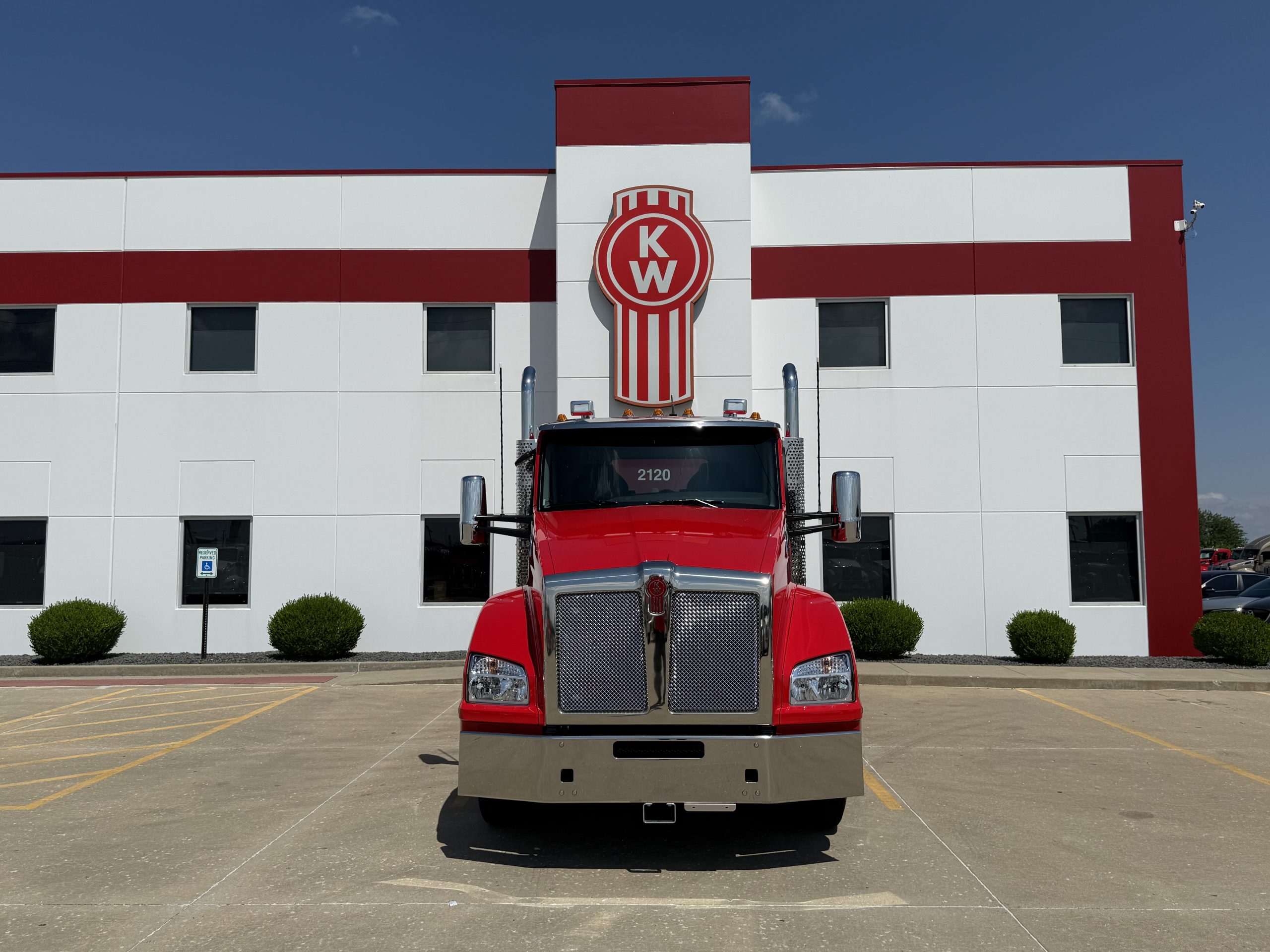 2026 KENWORTH T880 - image 2 of 6