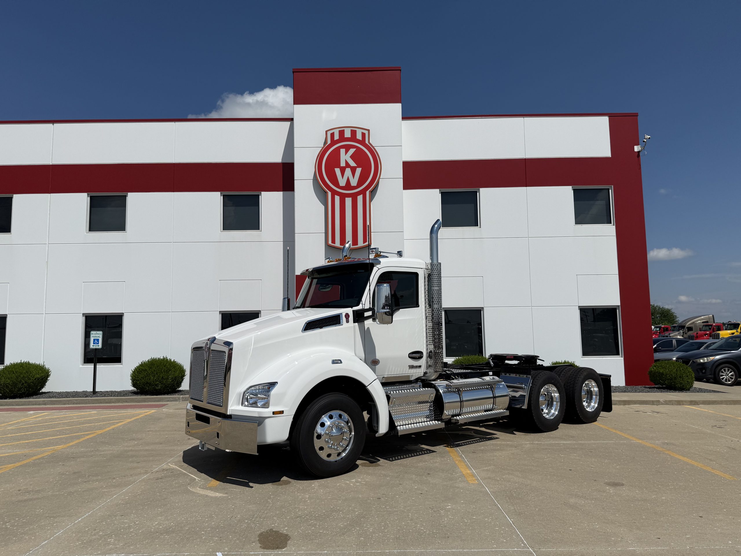 2026 KENWORTH T880 - image 1 of 6