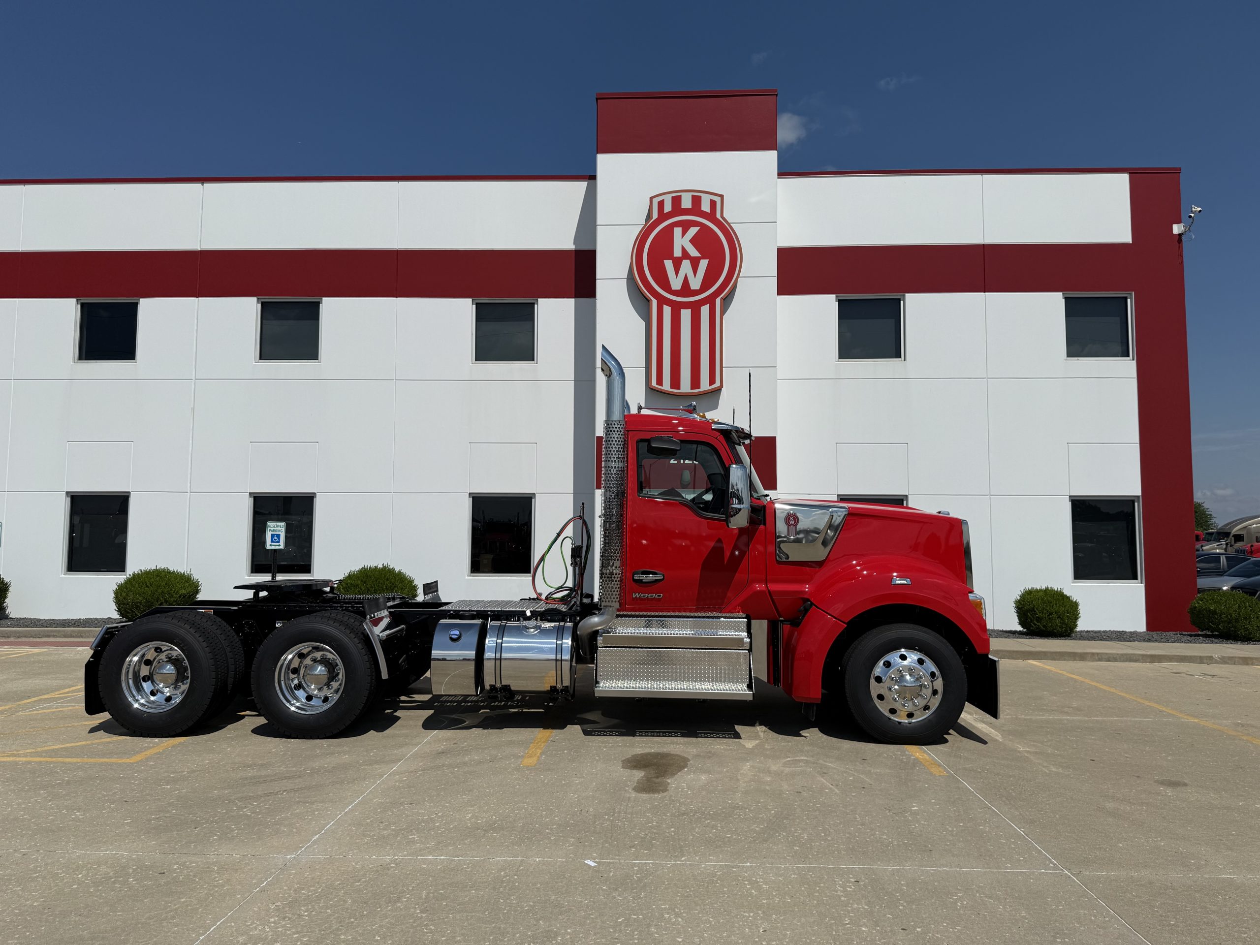 2026 KENWORTH W990 - image 3 of 6