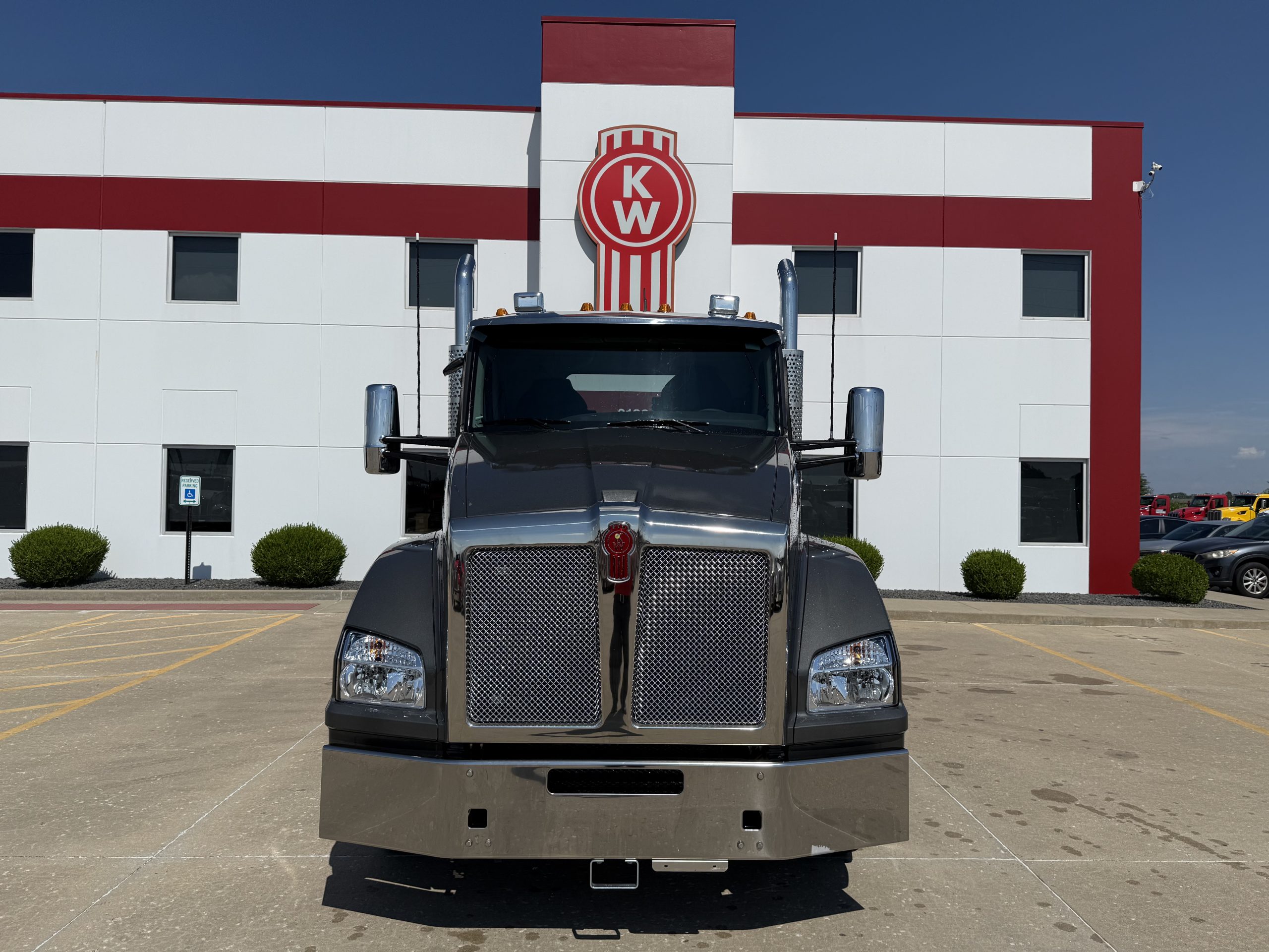 2026 KENWORTH T880 - image 2 of 6