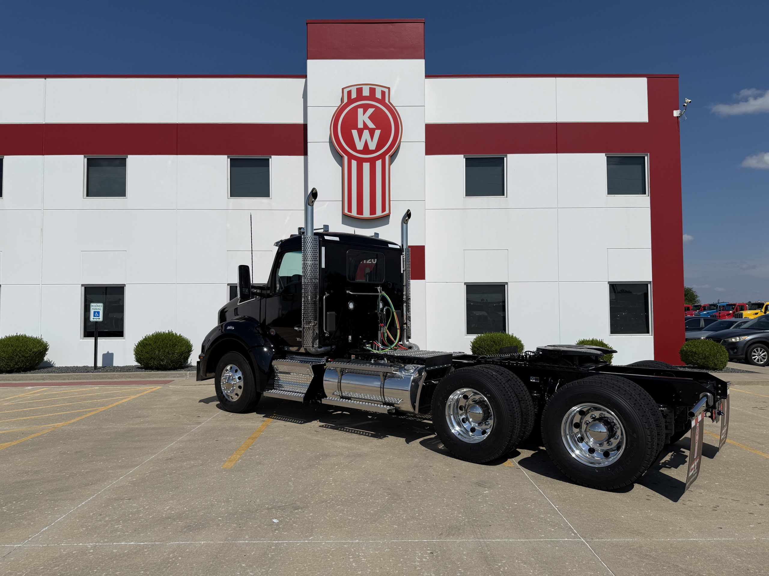 2026 KENWORTH T880 - image 2 of 6