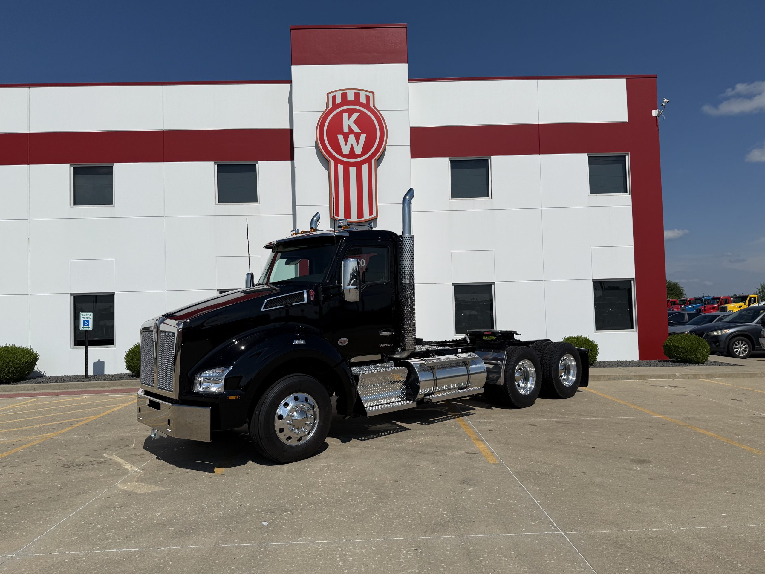 2026 KENWORTH T880 - image 1 of 6