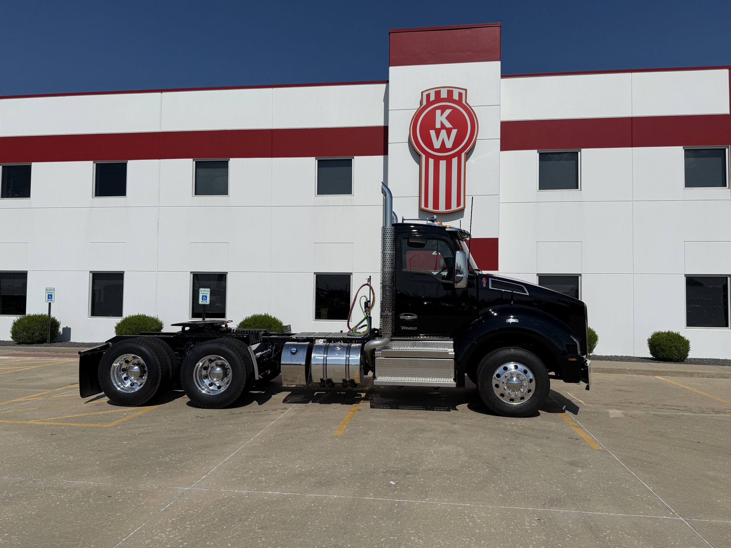 2026 KENWORTH T880 - image 5 of 6