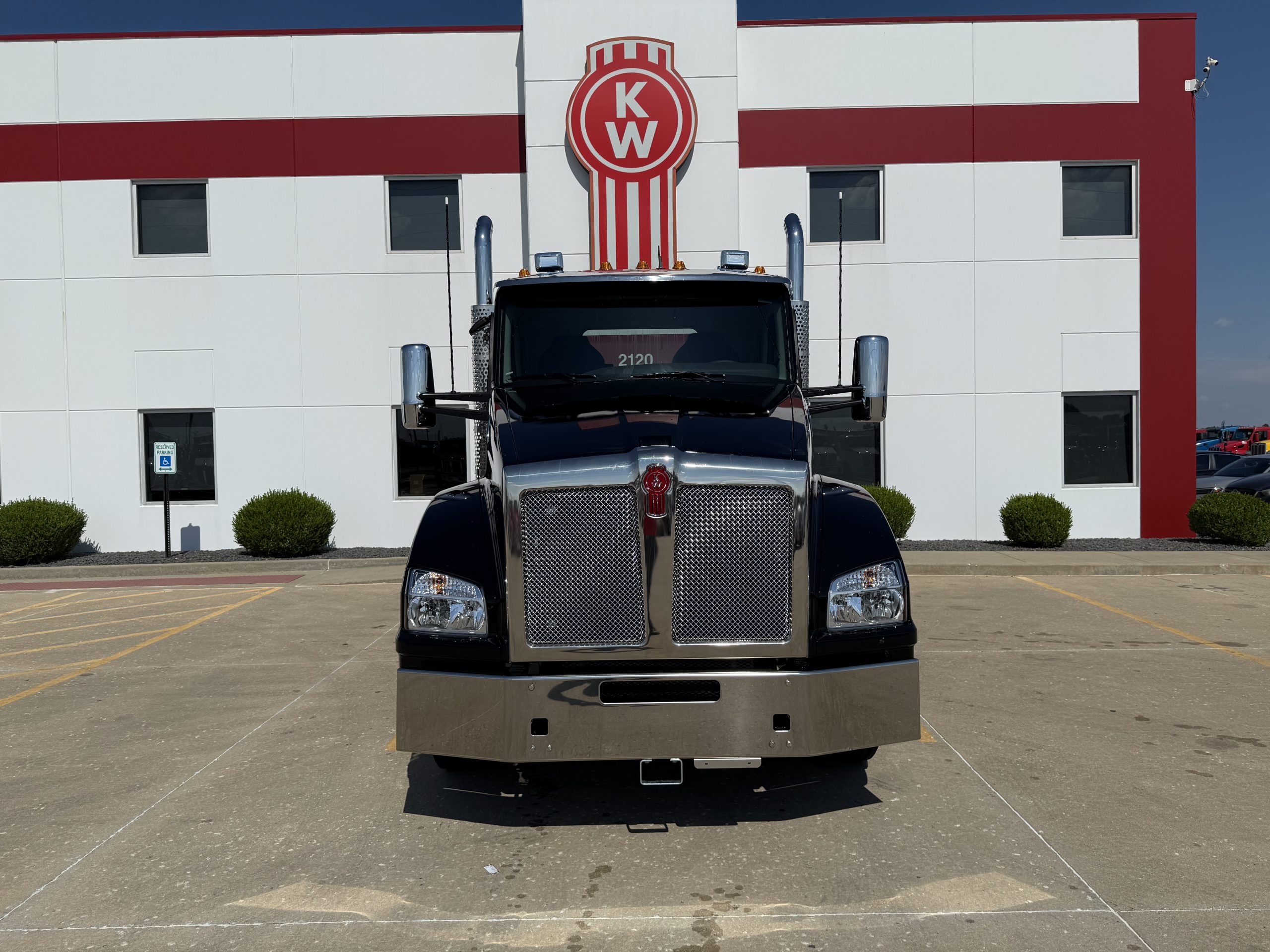2026 KENWORTH T880 - image 2 of 6