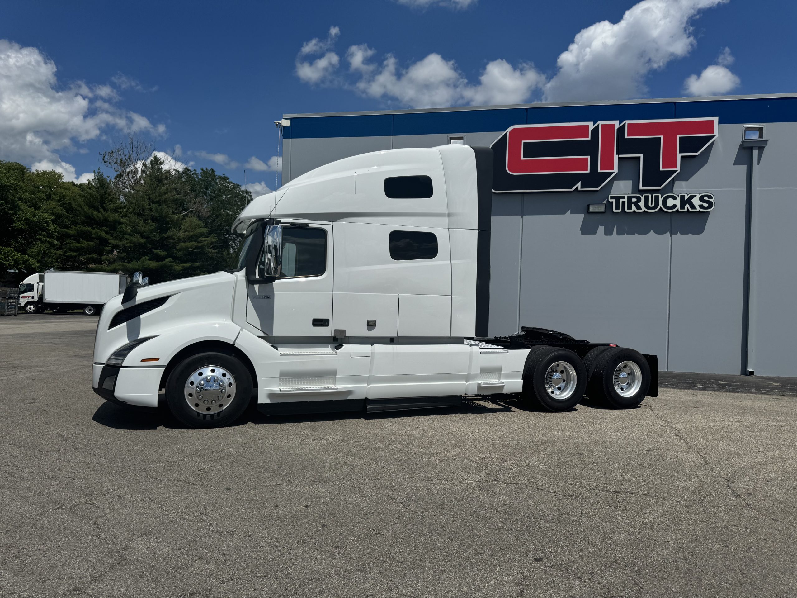 2020 VOLVO VNL760 - image 5 of 6