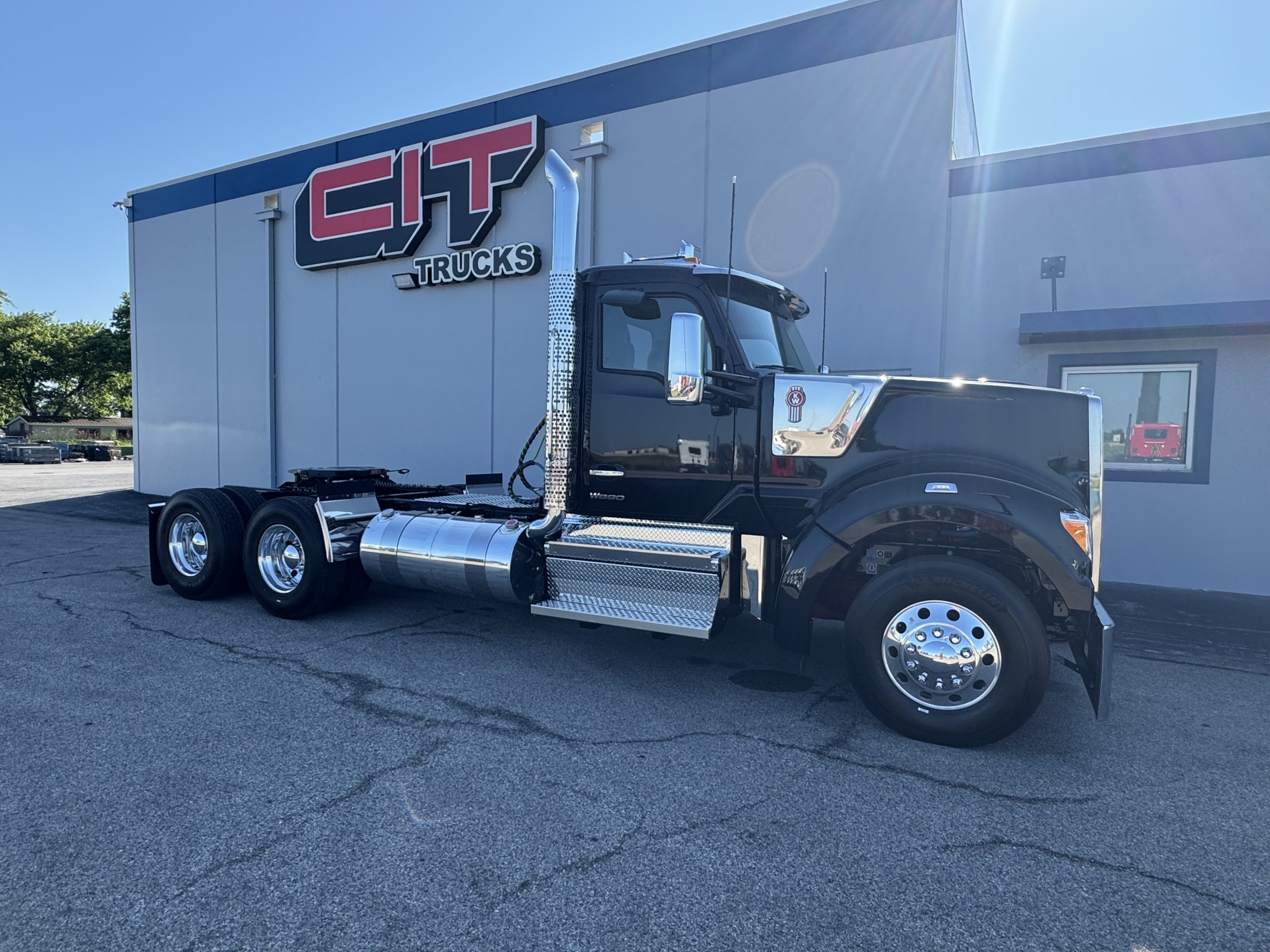 2026 KENWORTH W990 - image 4 of 6