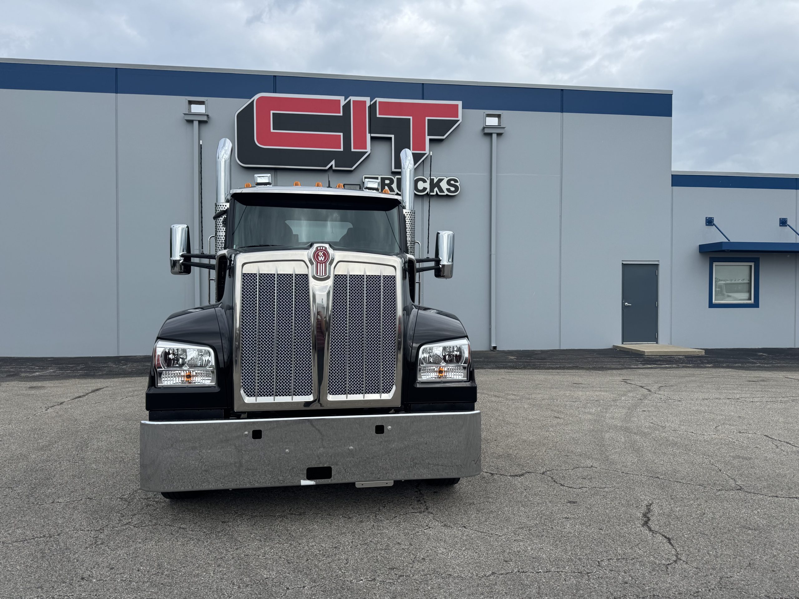 2026 KENWORTH W990 - image 3 of 6