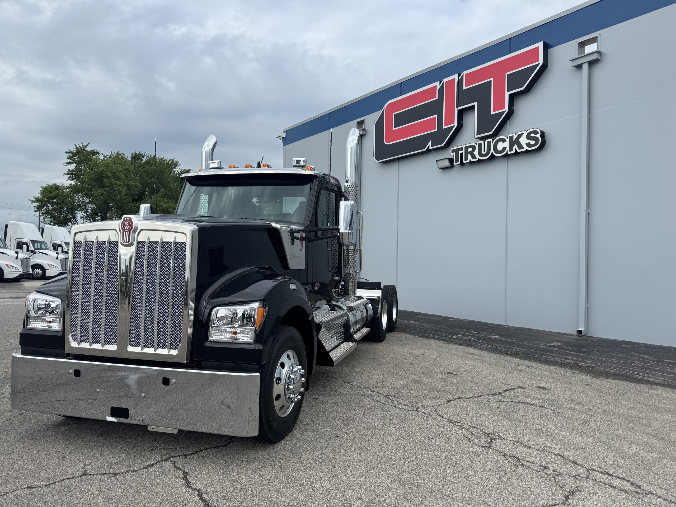 2026 KENWORTH W990 - image 1 of 6