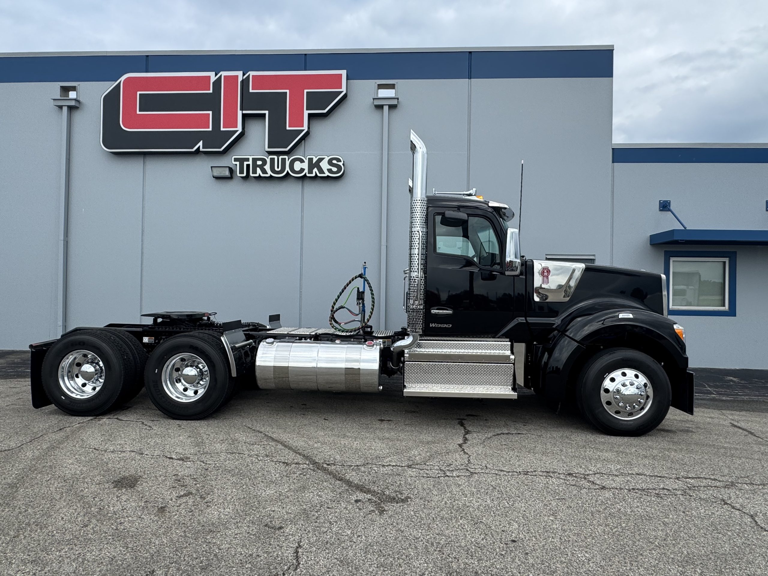 2026 KENWORTH W990 - image 4 of 6