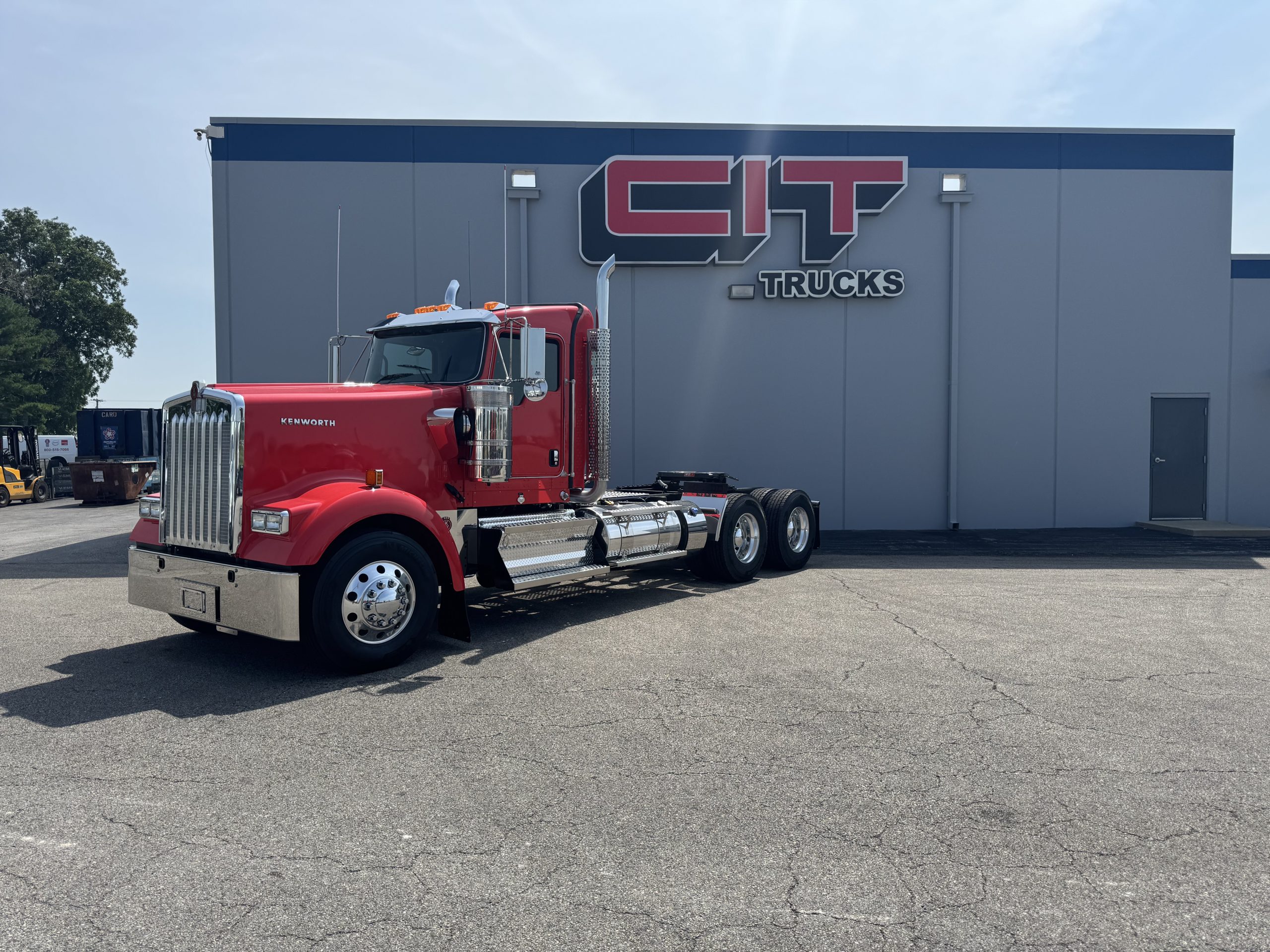 2026 KENWORTH W900L - image 4 of 6