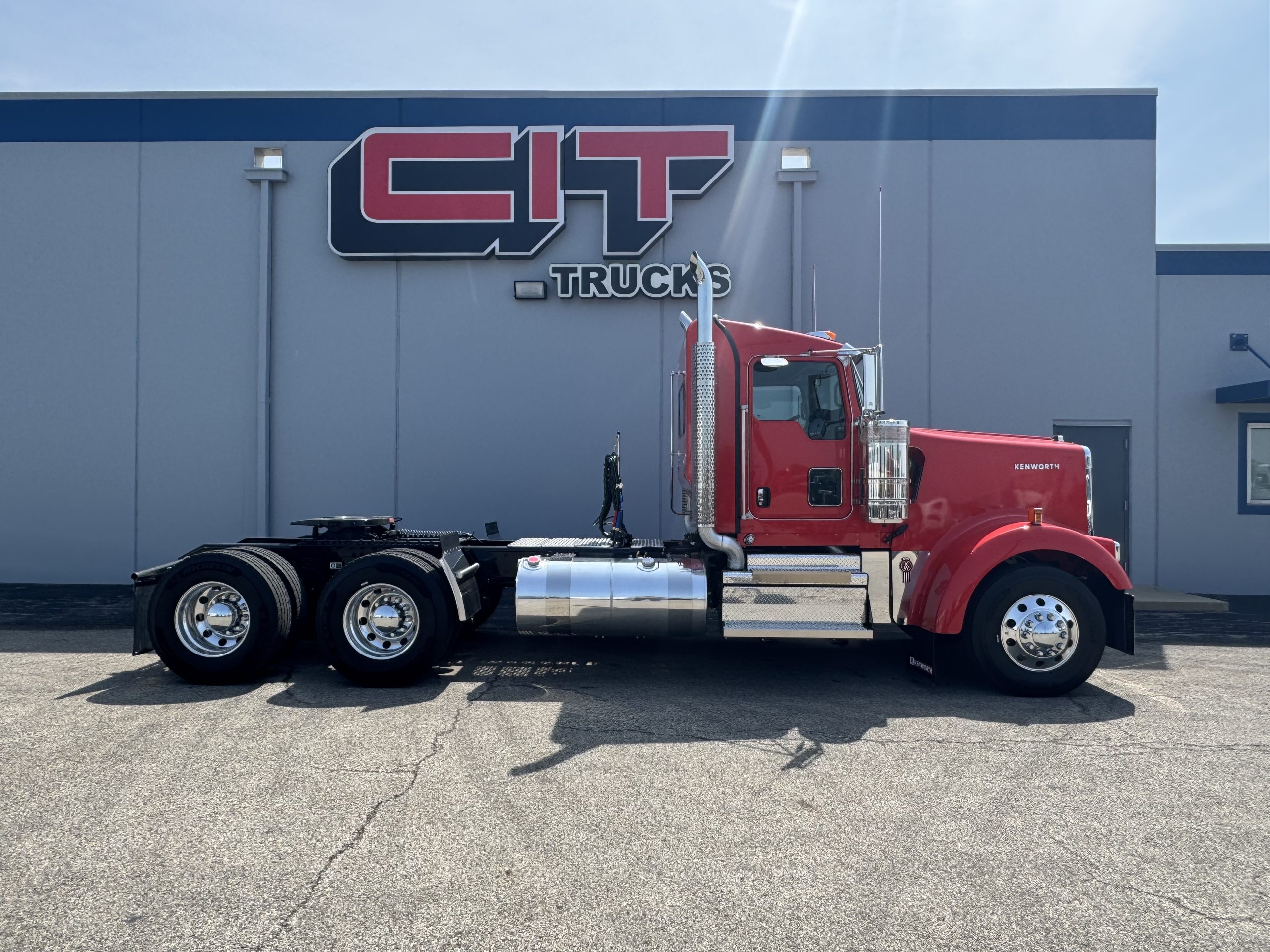 2026 KENWORTH W900L - image 5 of 6