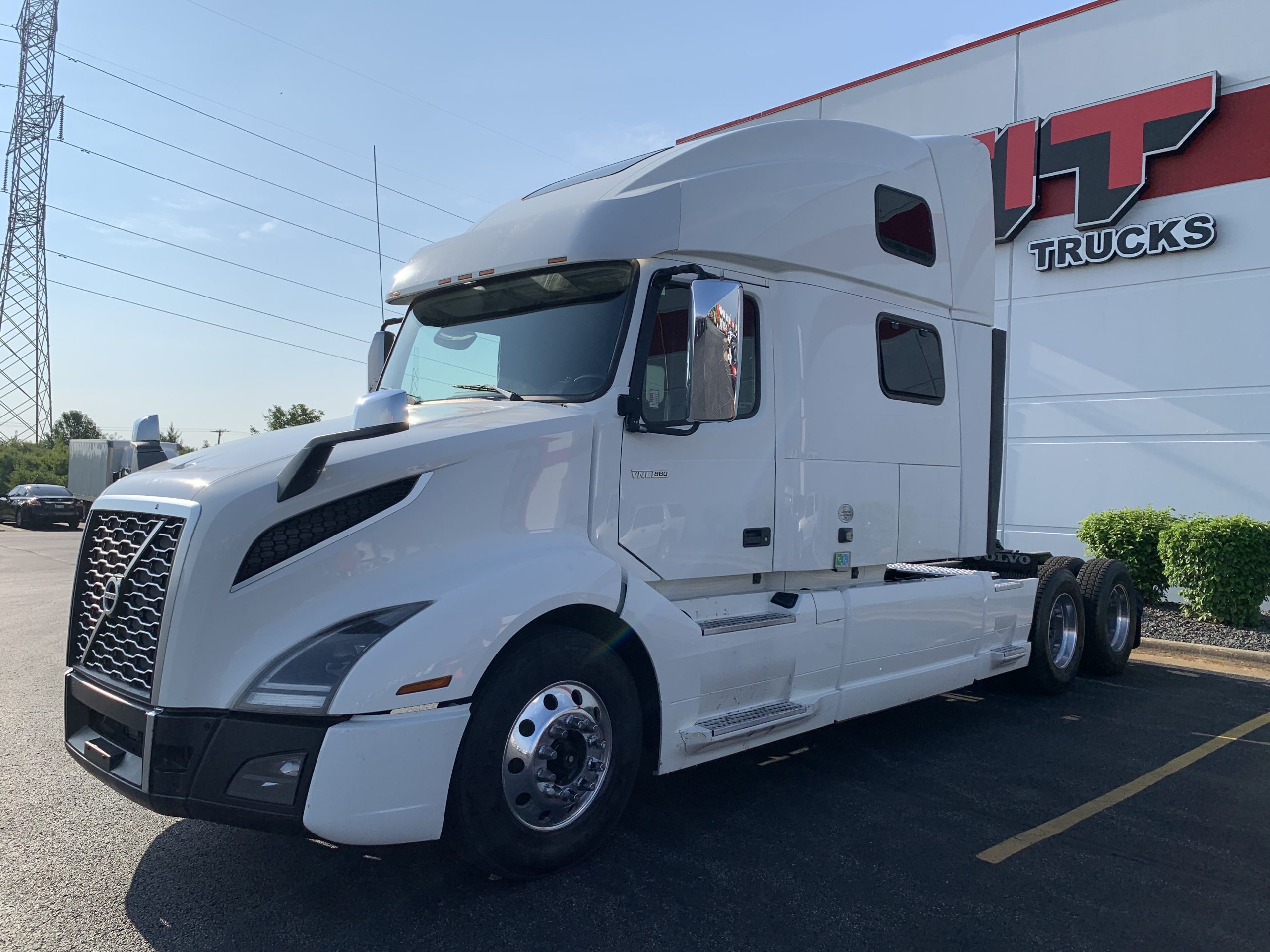 2019 VOLVO VNL860 - image 1 of 6