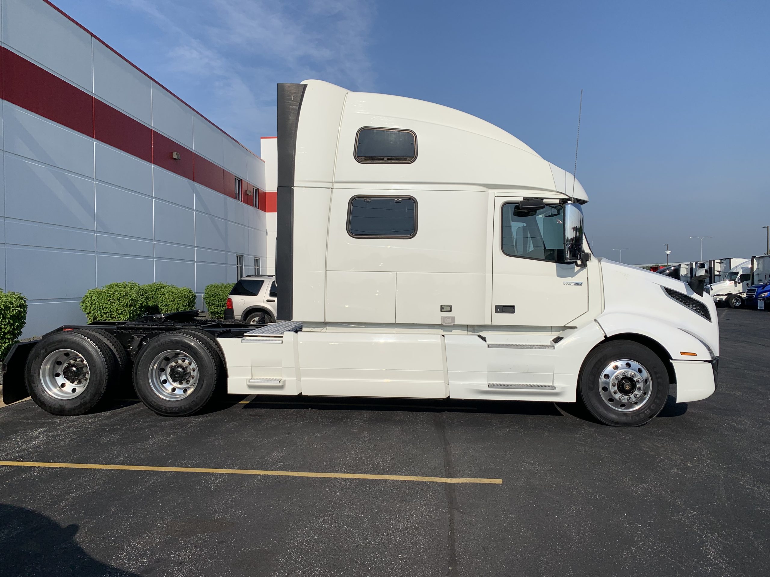 2019 VOLVO VNL860 - image 6 of 6