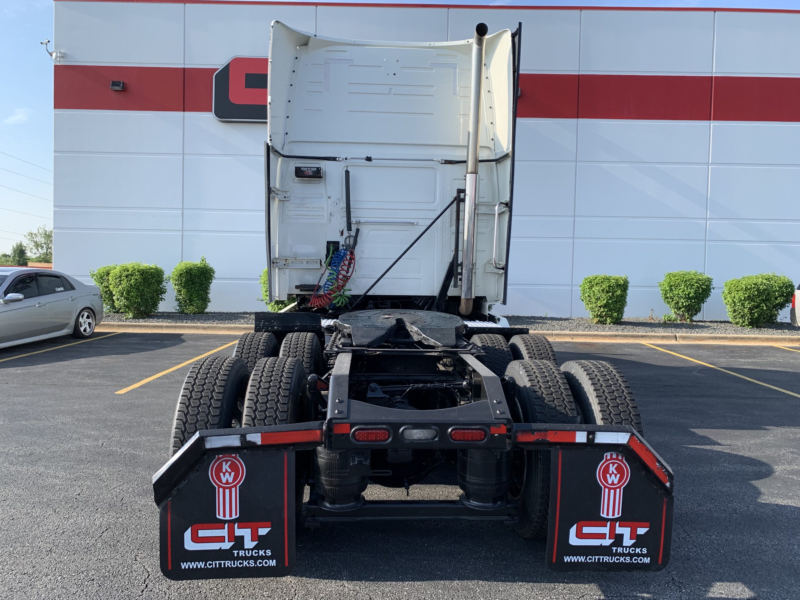 2019 VOLVO VNL860 - image 4 of 6