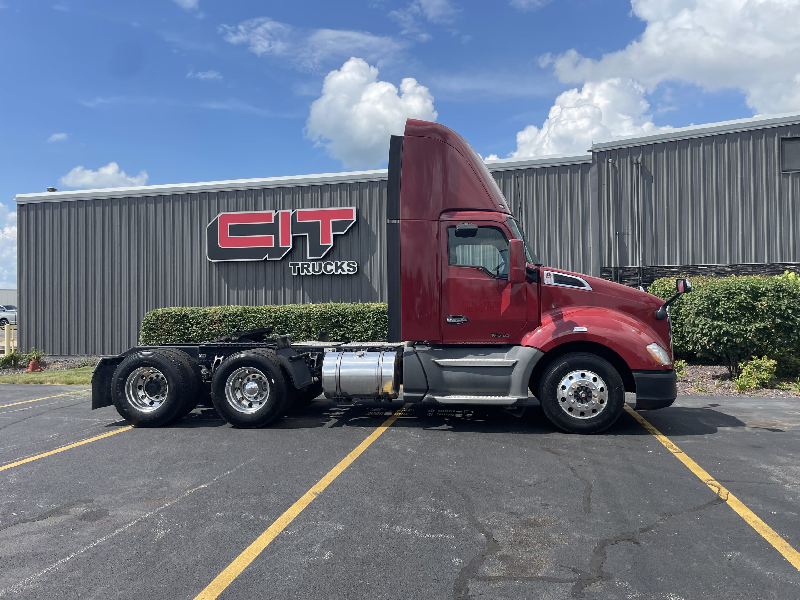 2020 KENWORTH T680 - image 4 of 6