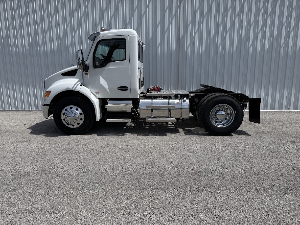 2026 KENWORTH T380 - image 2 of 6