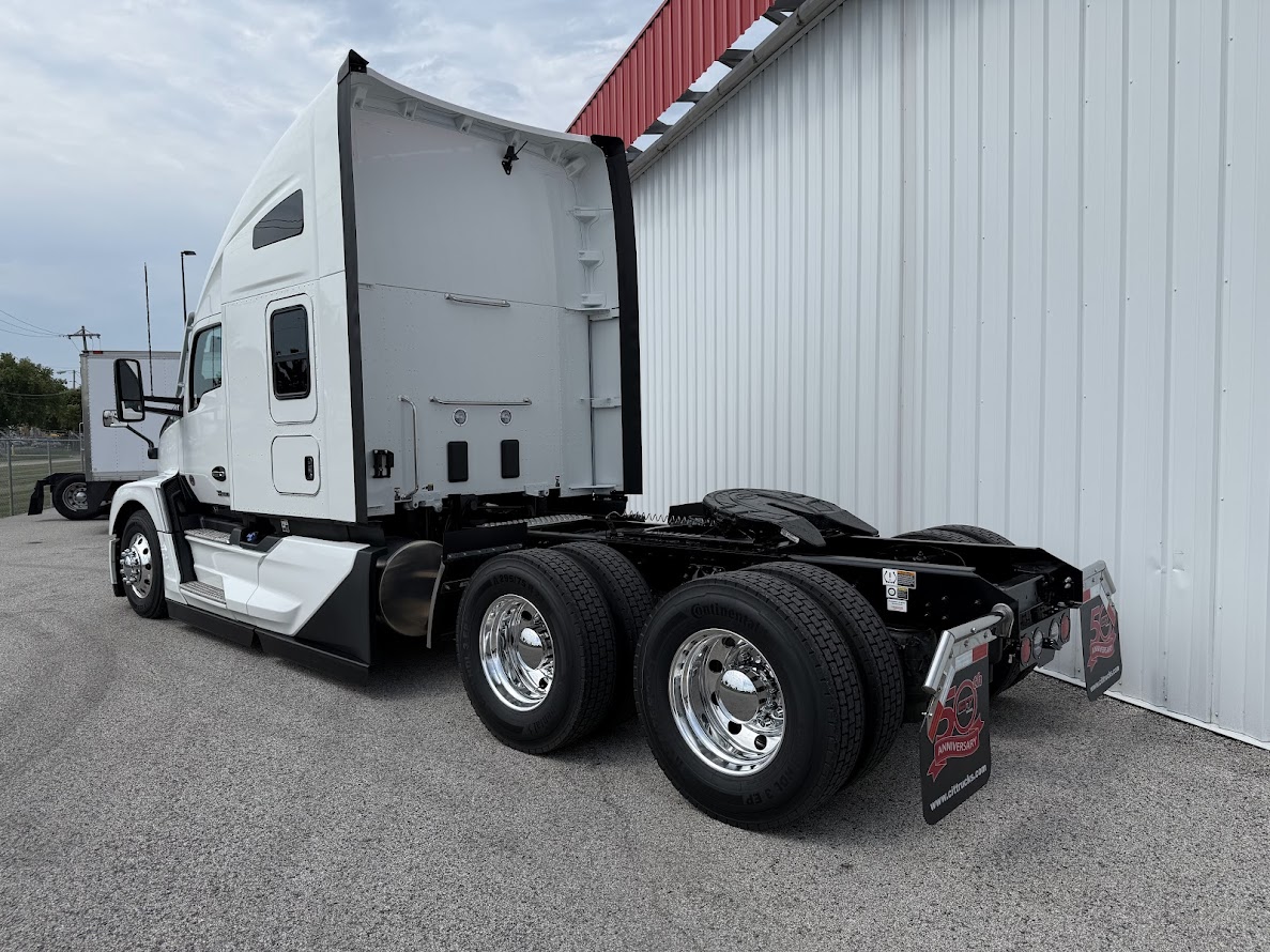 2026 KENWORTH T680 - image 2 of 6