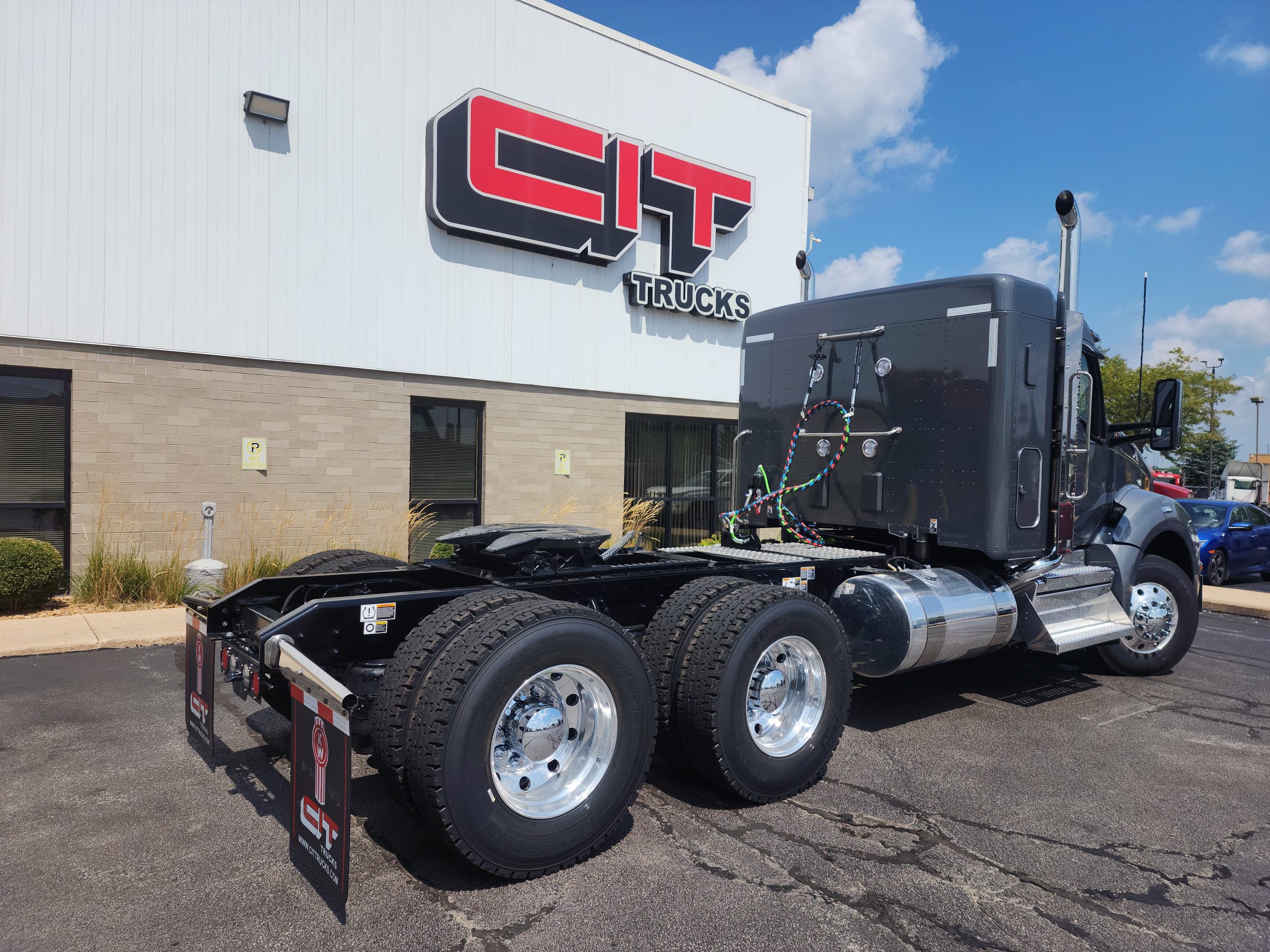 2026 KENWORTH T880 - image 4 of 6