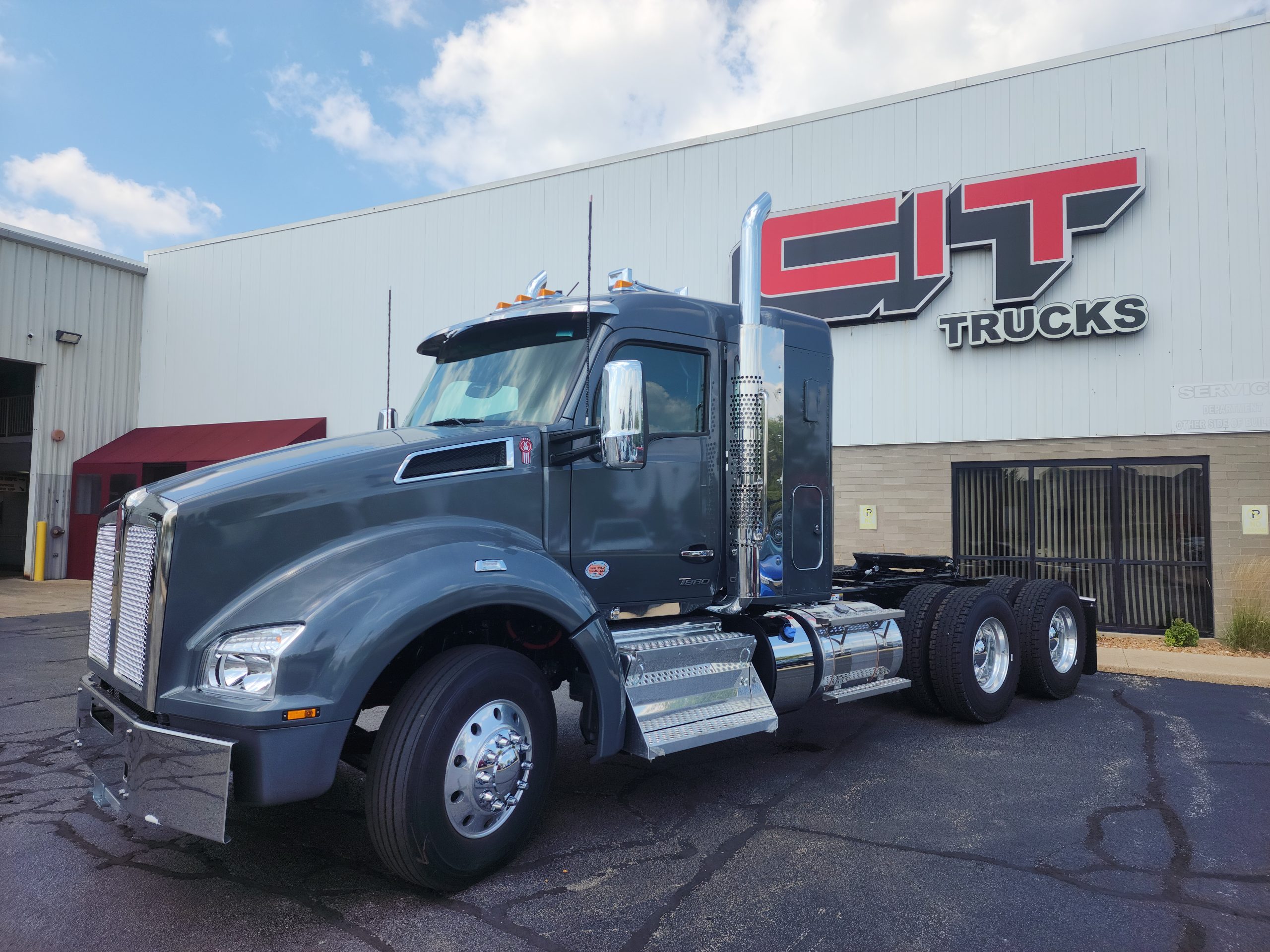 2026 KENWORTH T880 - image 1 of 6