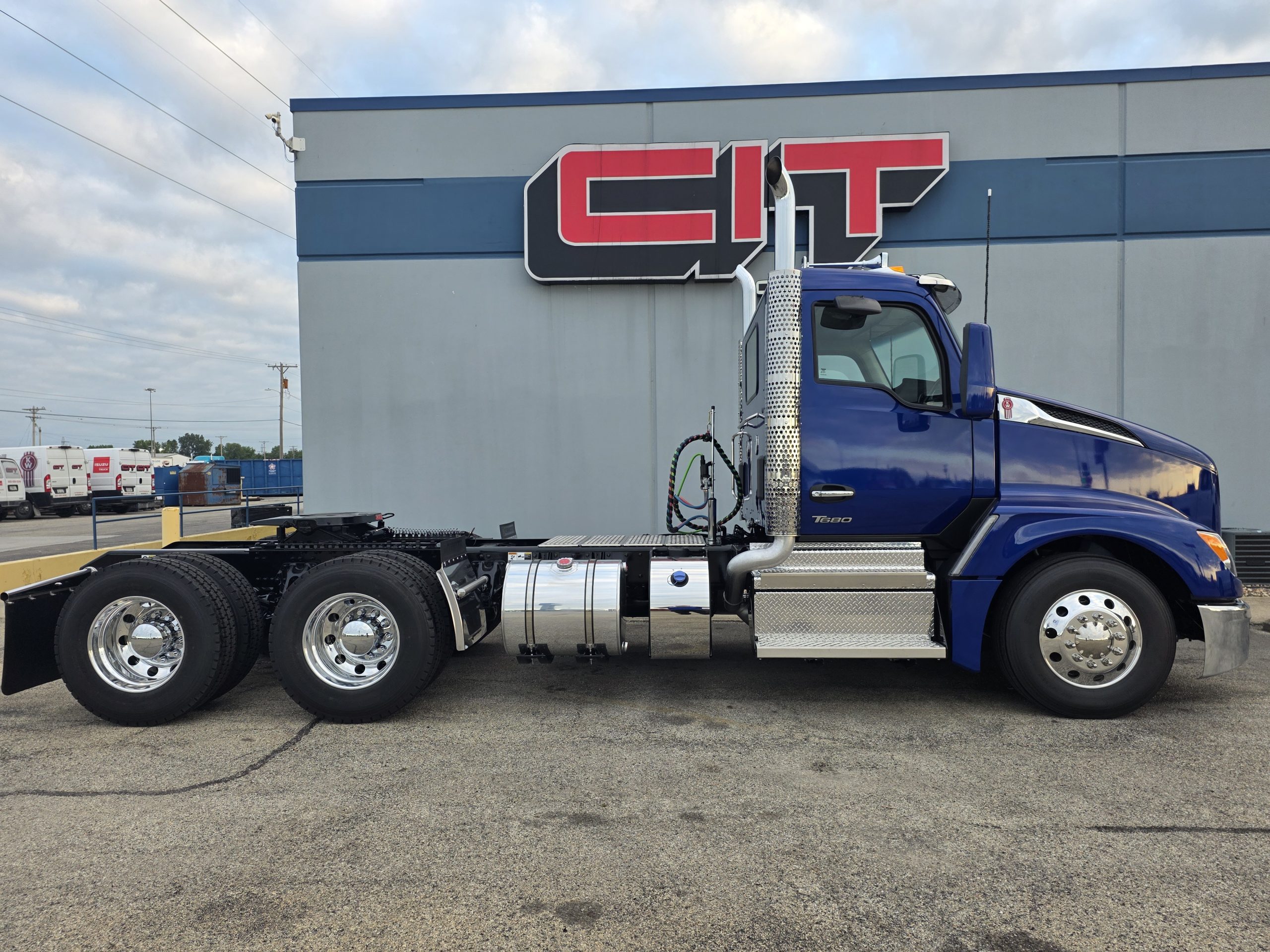 2026 KENWORTH T680 - image 4 of 6