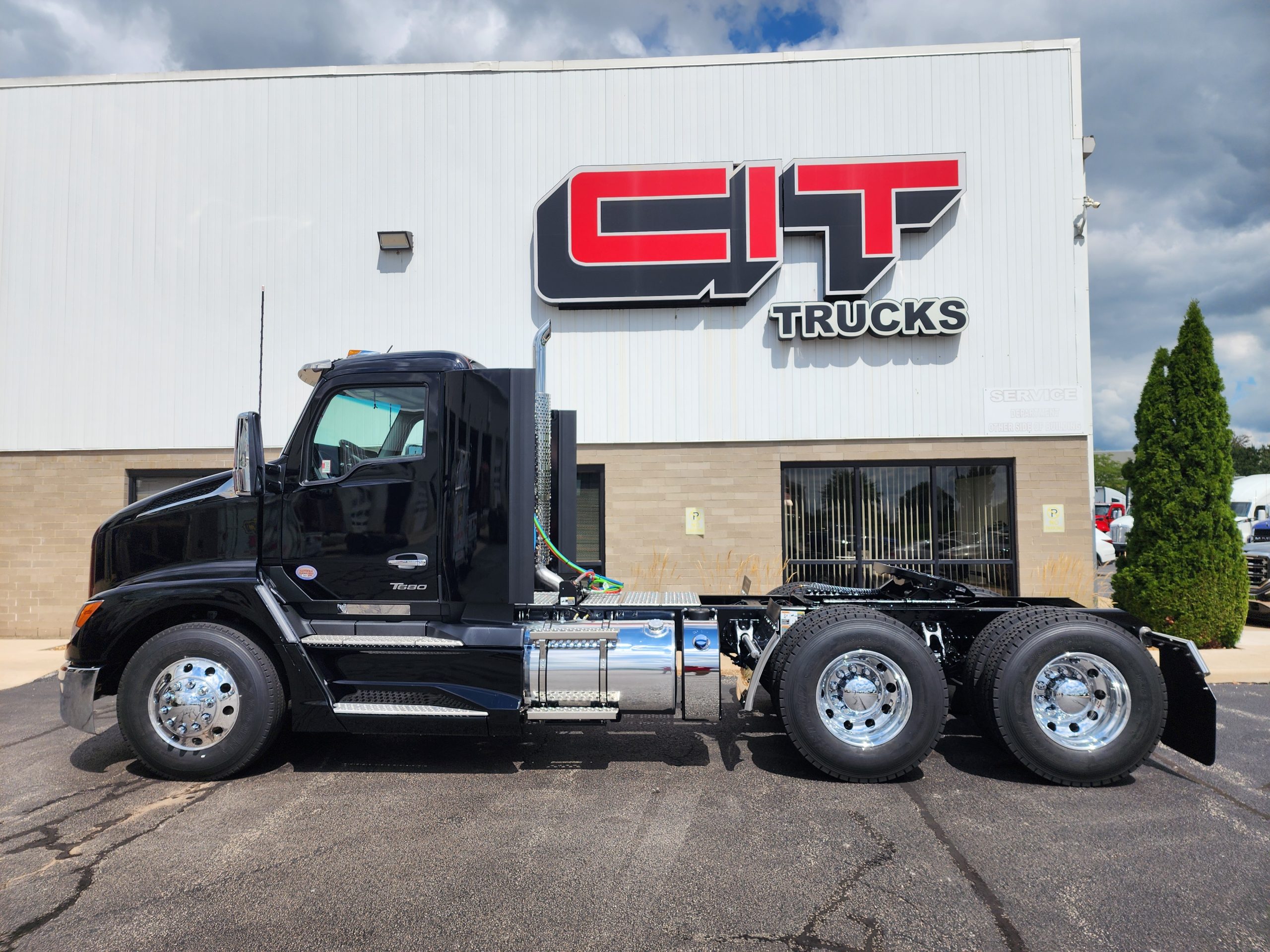 2026 KENWORTH T680 - image 3 of 6