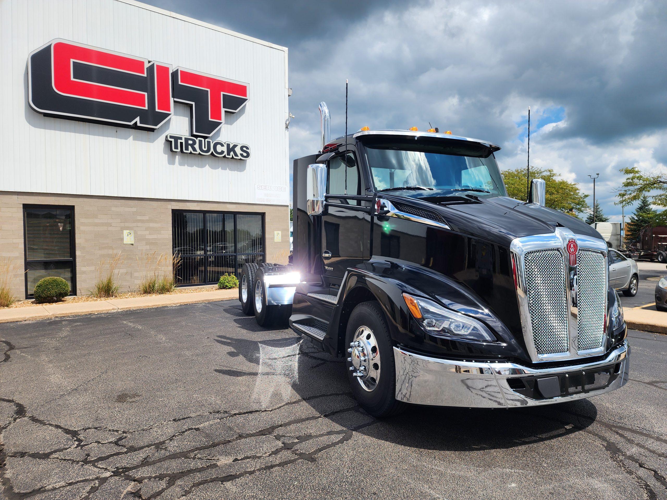 2026 KENWORTH T680 - image 4 of 6