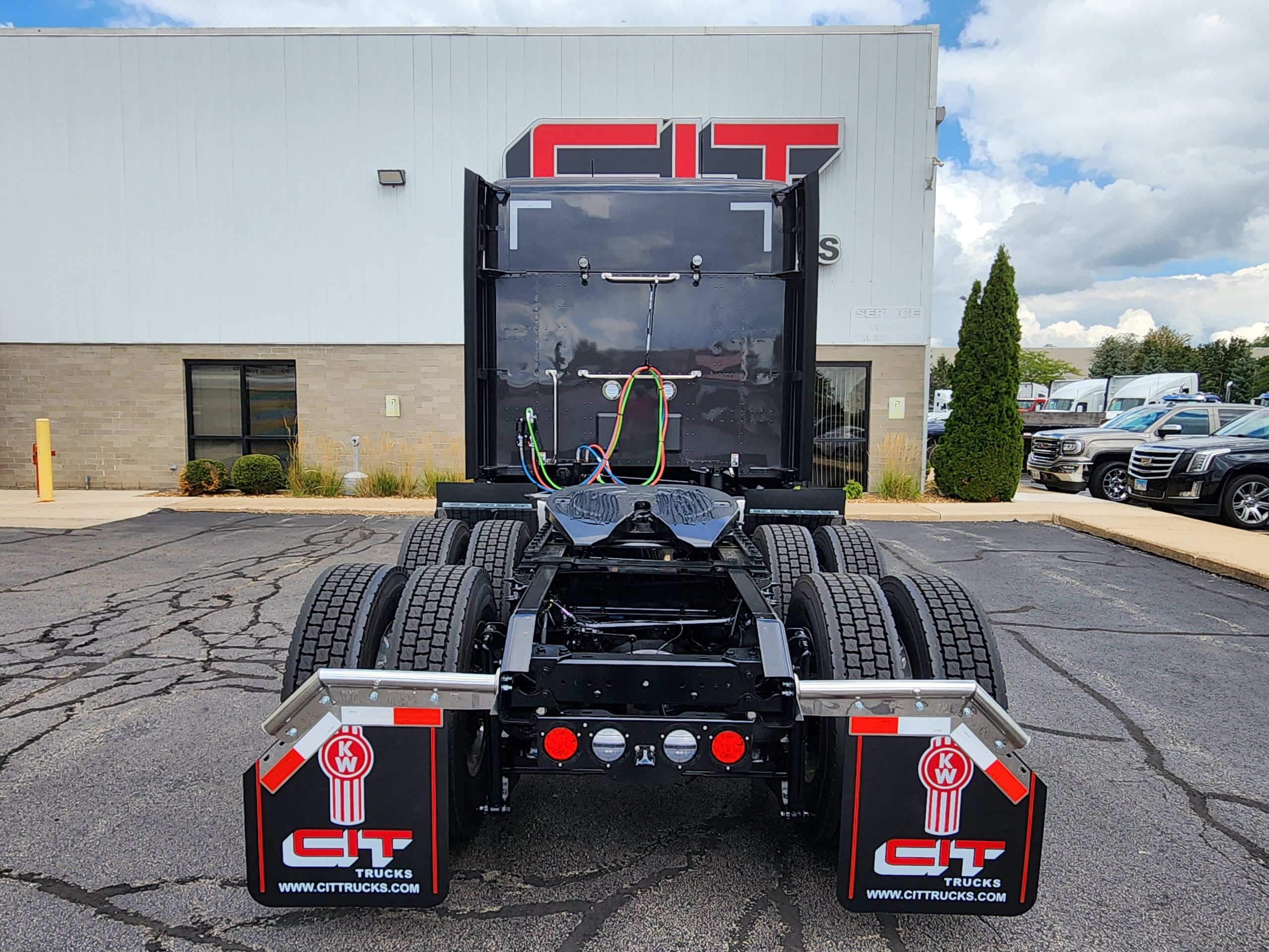 2026 KENWORTH T680 - image 5 of 6