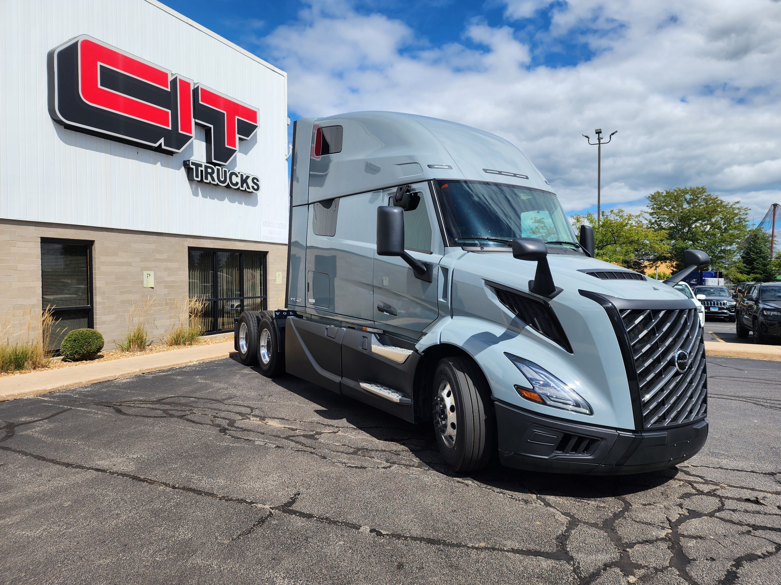 2026 VOLVO VNL860 - image 3 of 6
