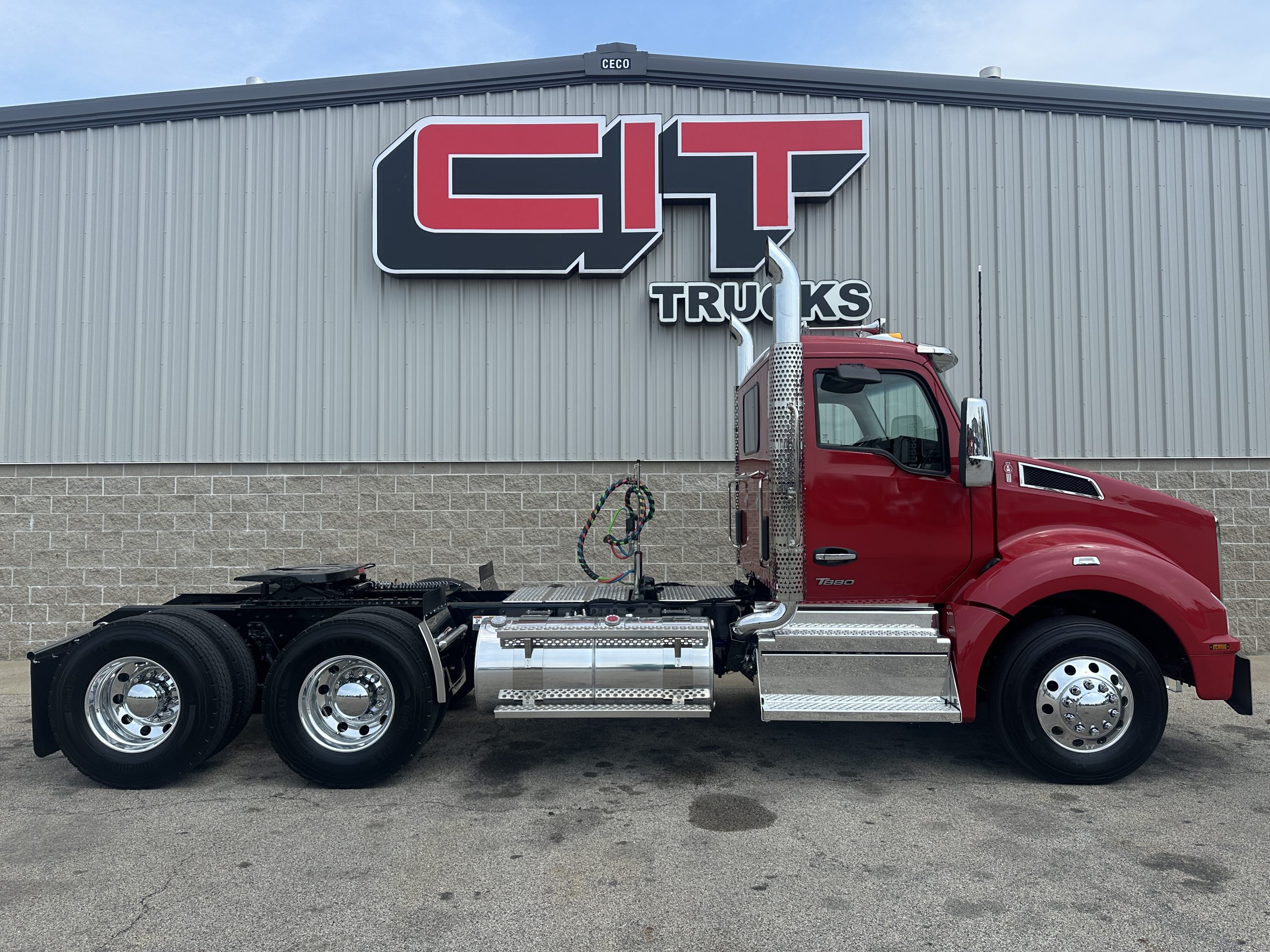 2026 KENWORTH T880 - image 4 of 6