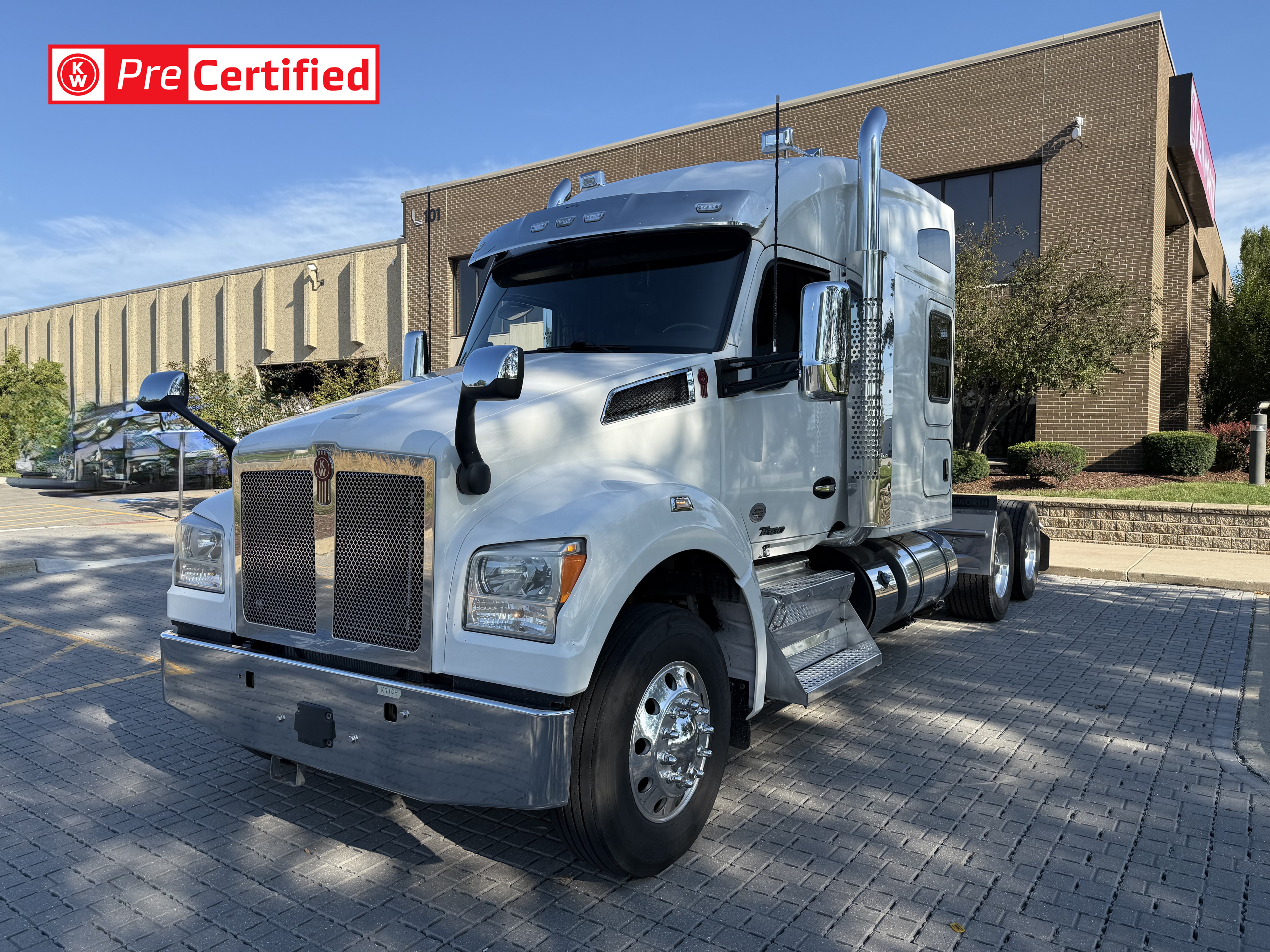 2021 KENWORTH T880 - image 1 of 6