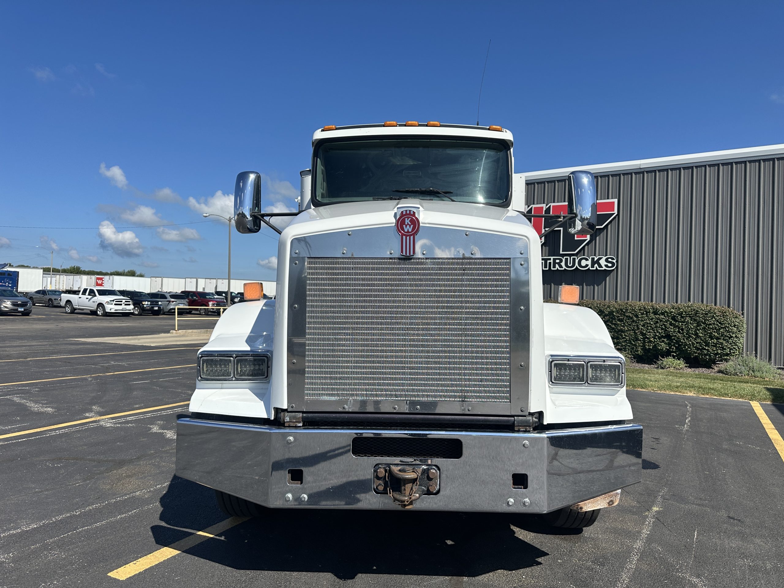 2020 KENWORTH T800 - image 2 of 6