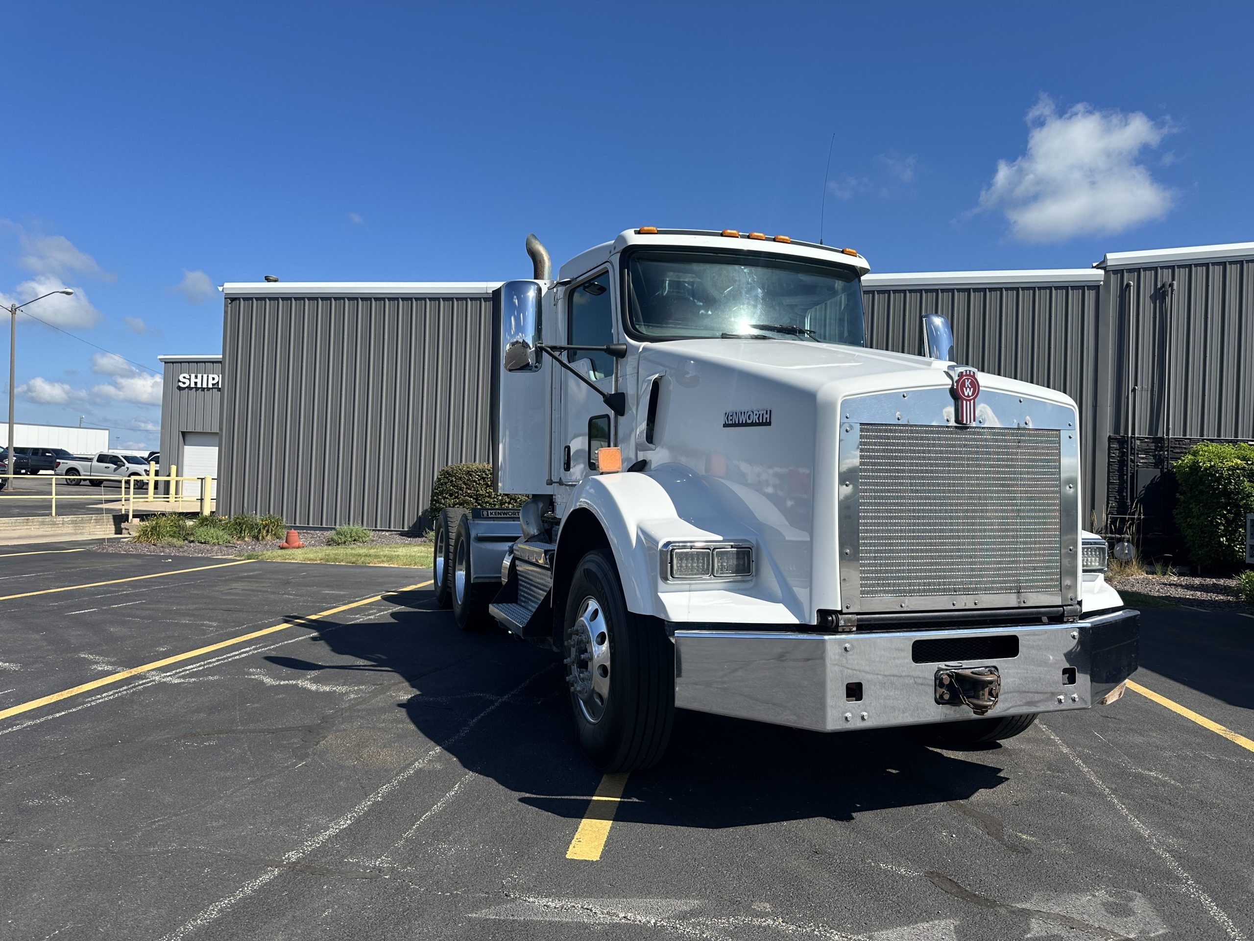 2020 KENWORTH T800 - image 3 of 6
