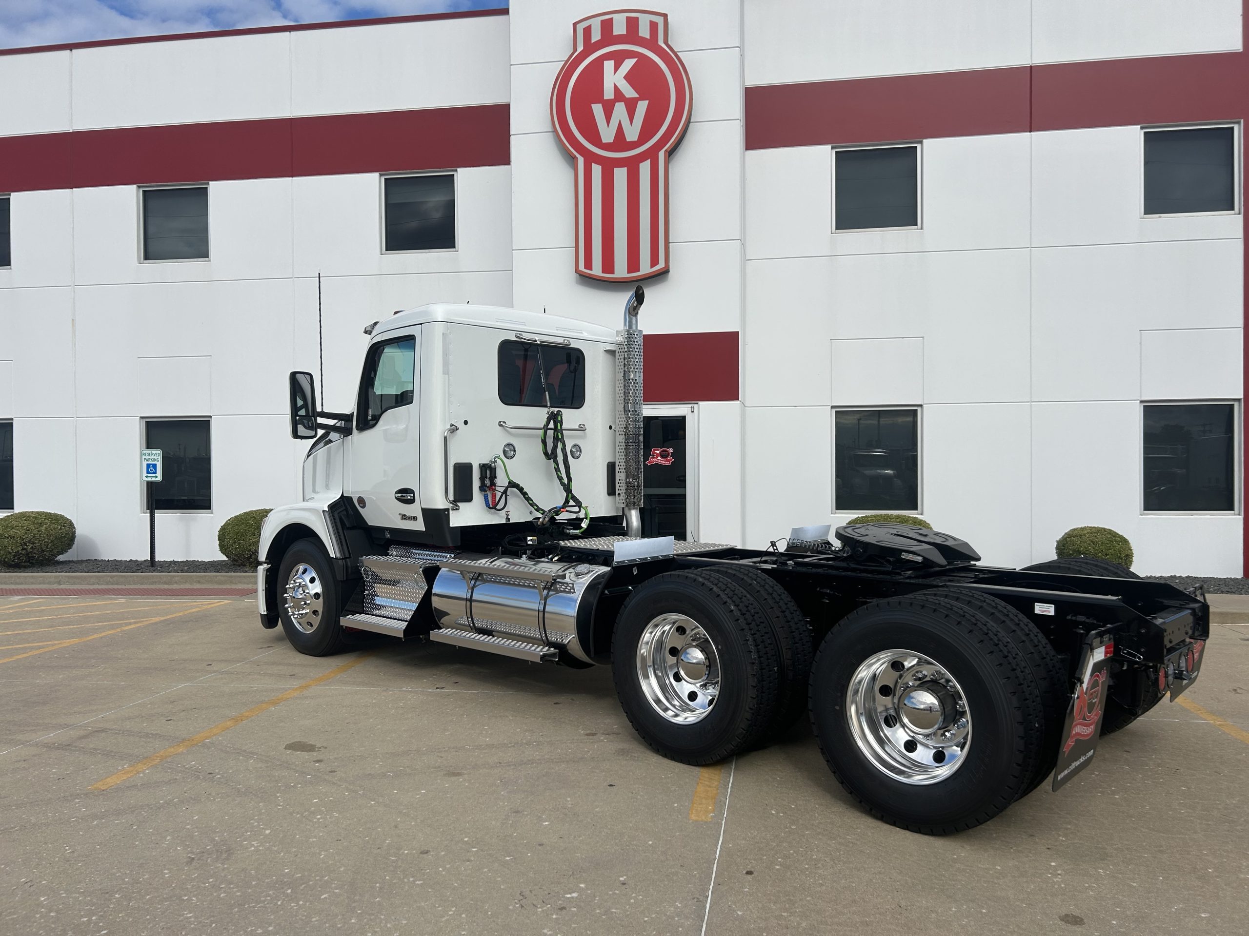 2026 KENWORTH T680 - image 5 of 6