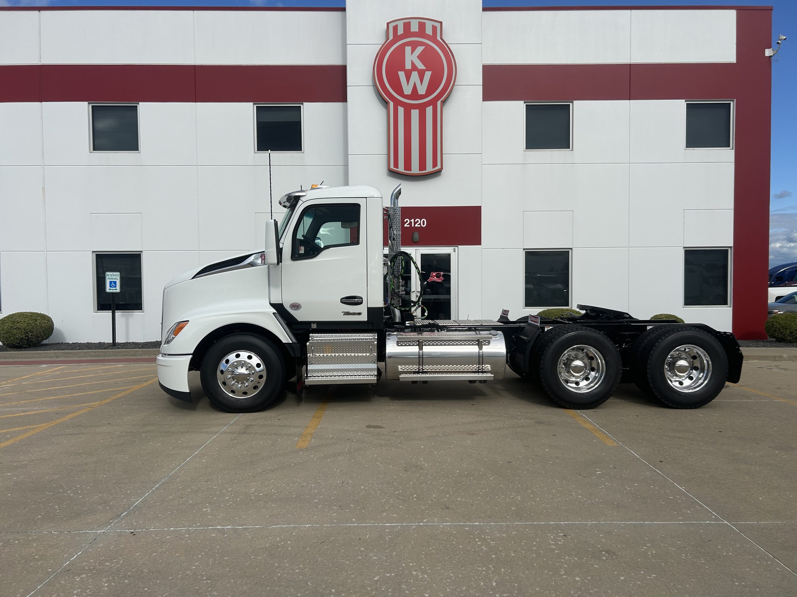 2026 KENWORTH T680 - image 6 of 6